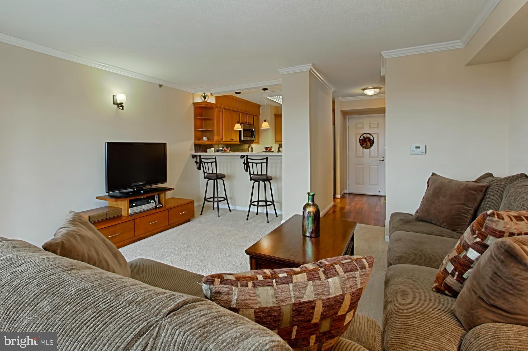 CARLYLE TOWERS - Residential