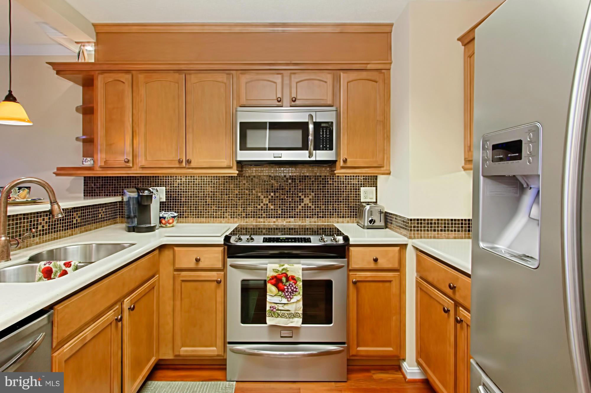 CARLYLE TOWERS - Residential