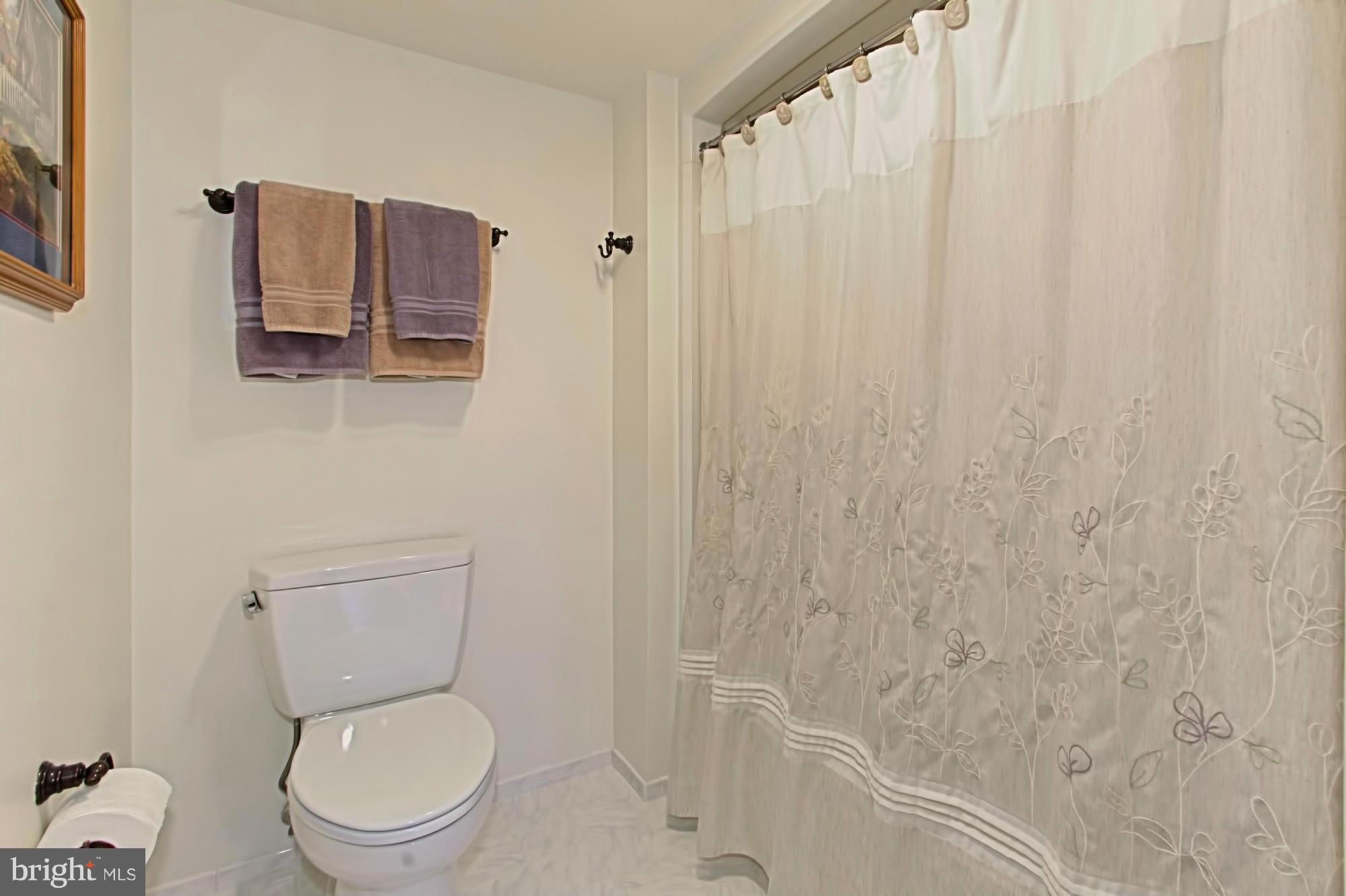 CARLYLE TOWERS - Residential