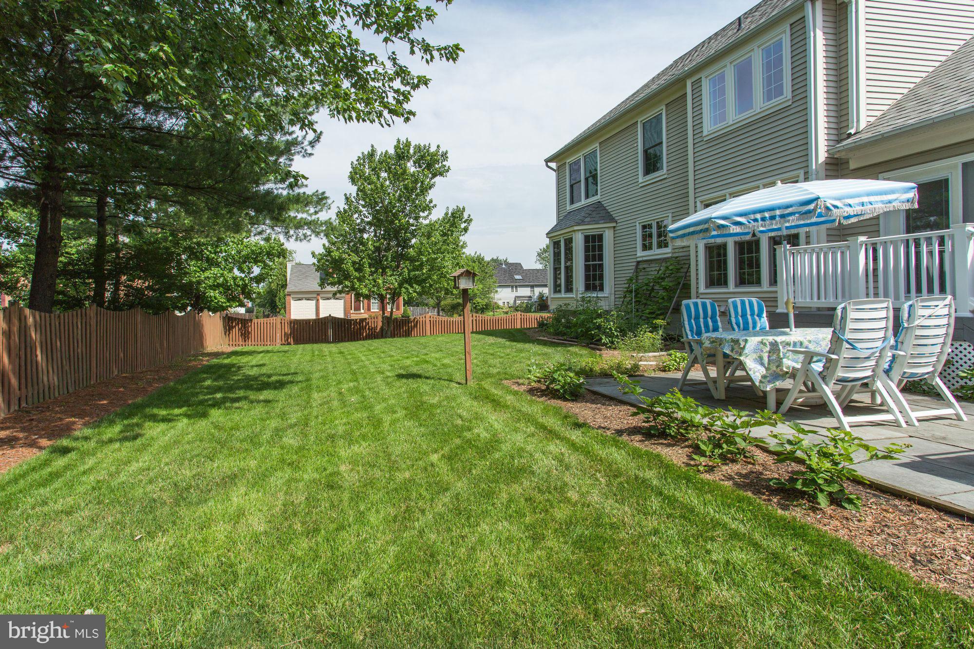 FOUR SEASONS - Residential