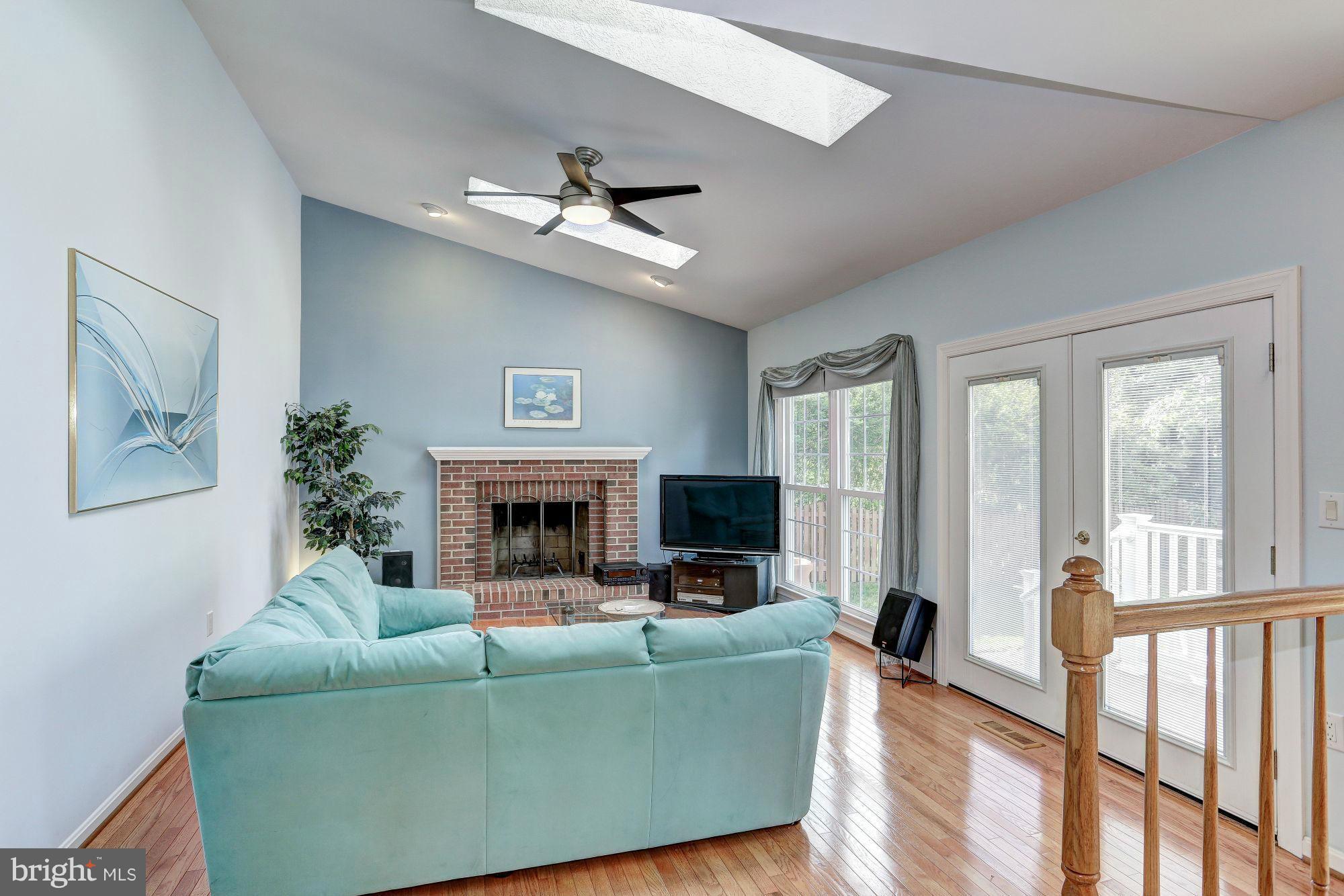 FOUR SEASONS - Residential