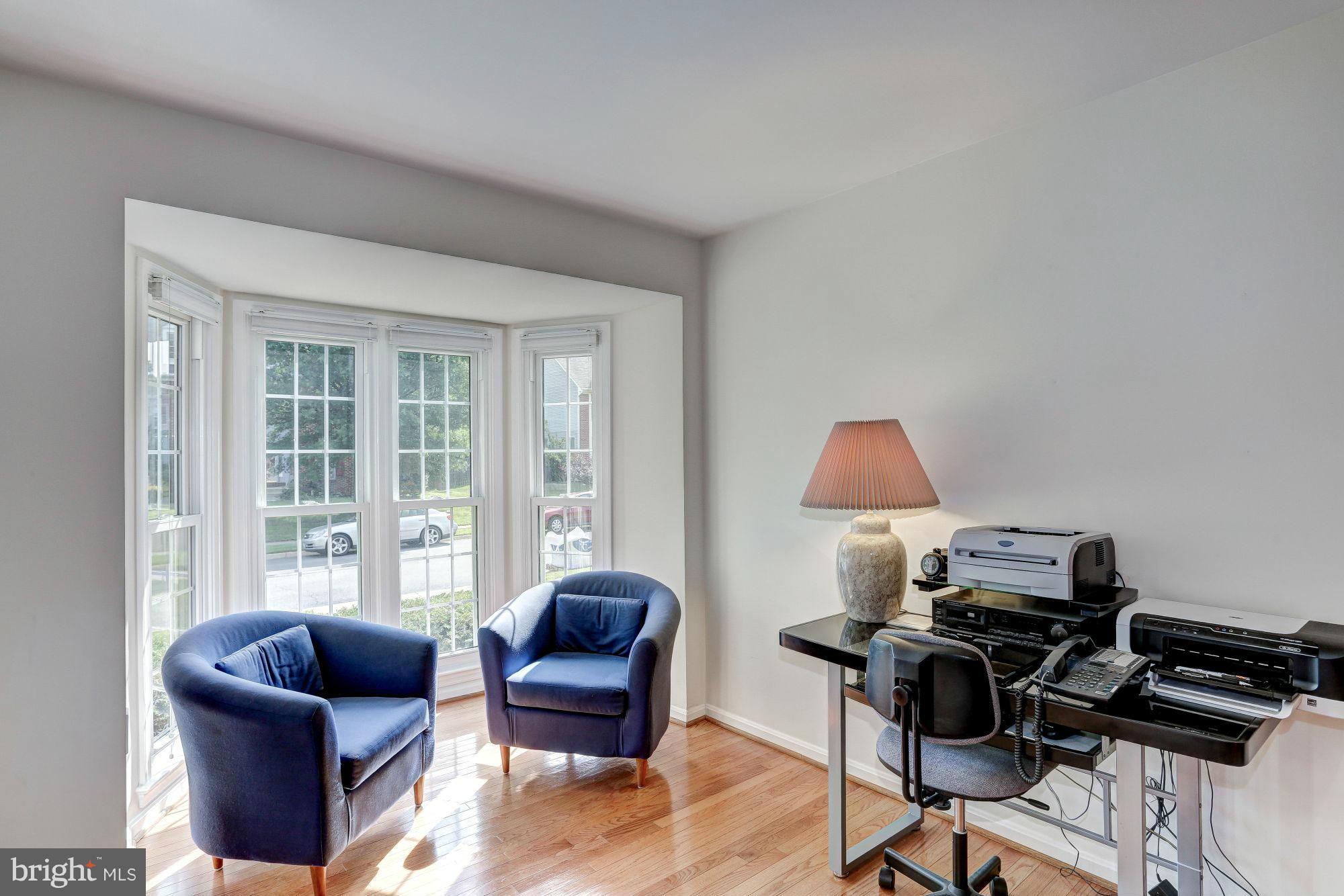 FOUR SEASONS - Residential