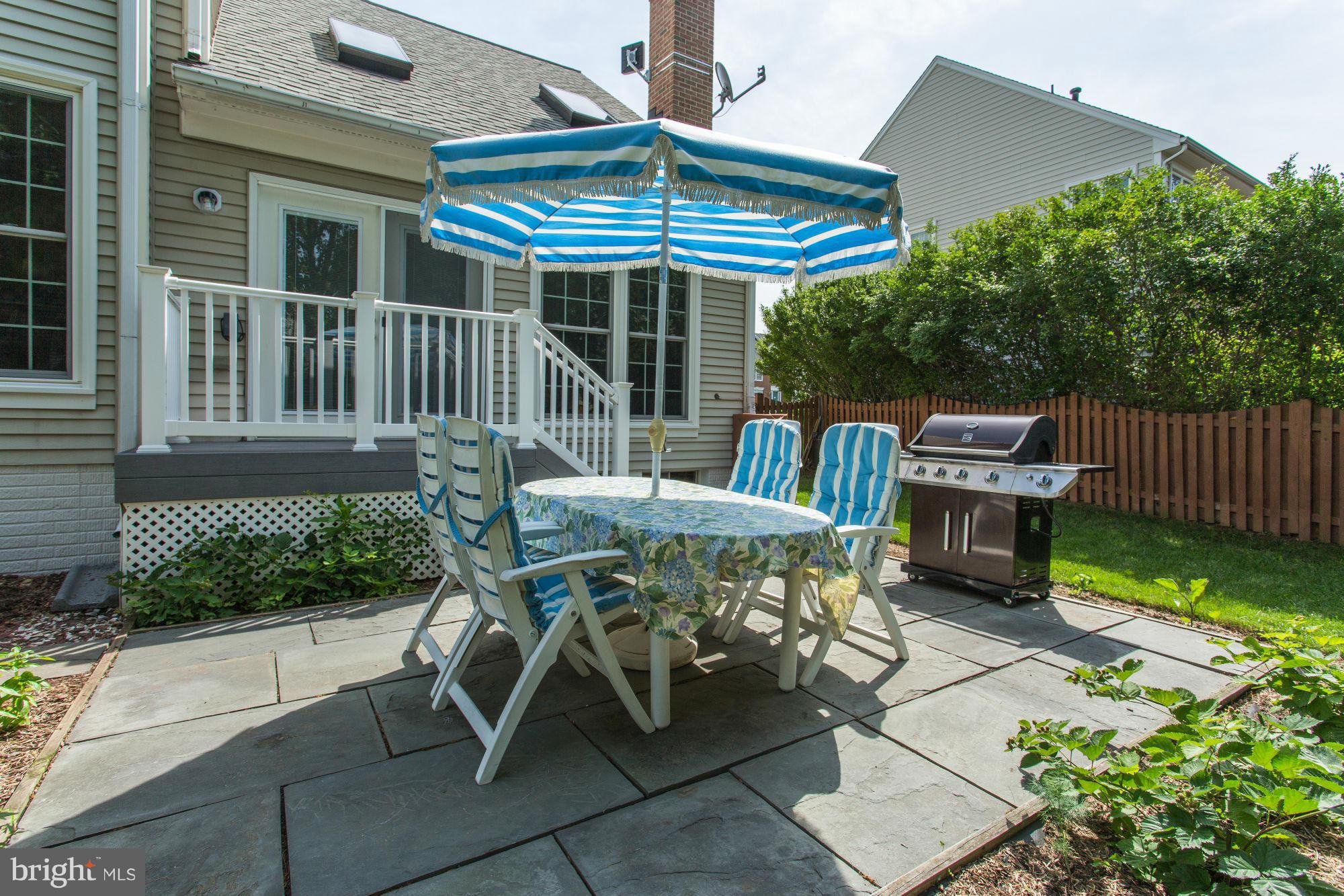 FOUR SEASONS - Residential