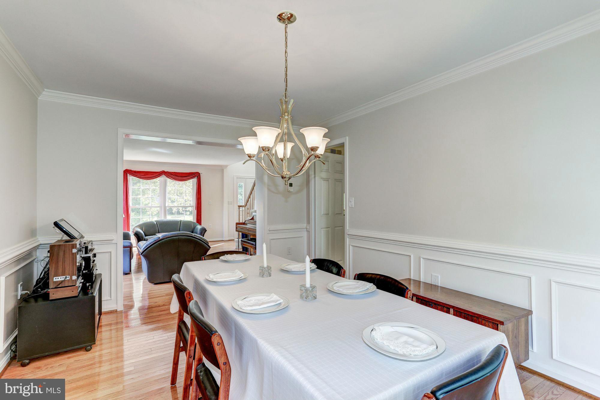 FOUR SEASONS - Residential