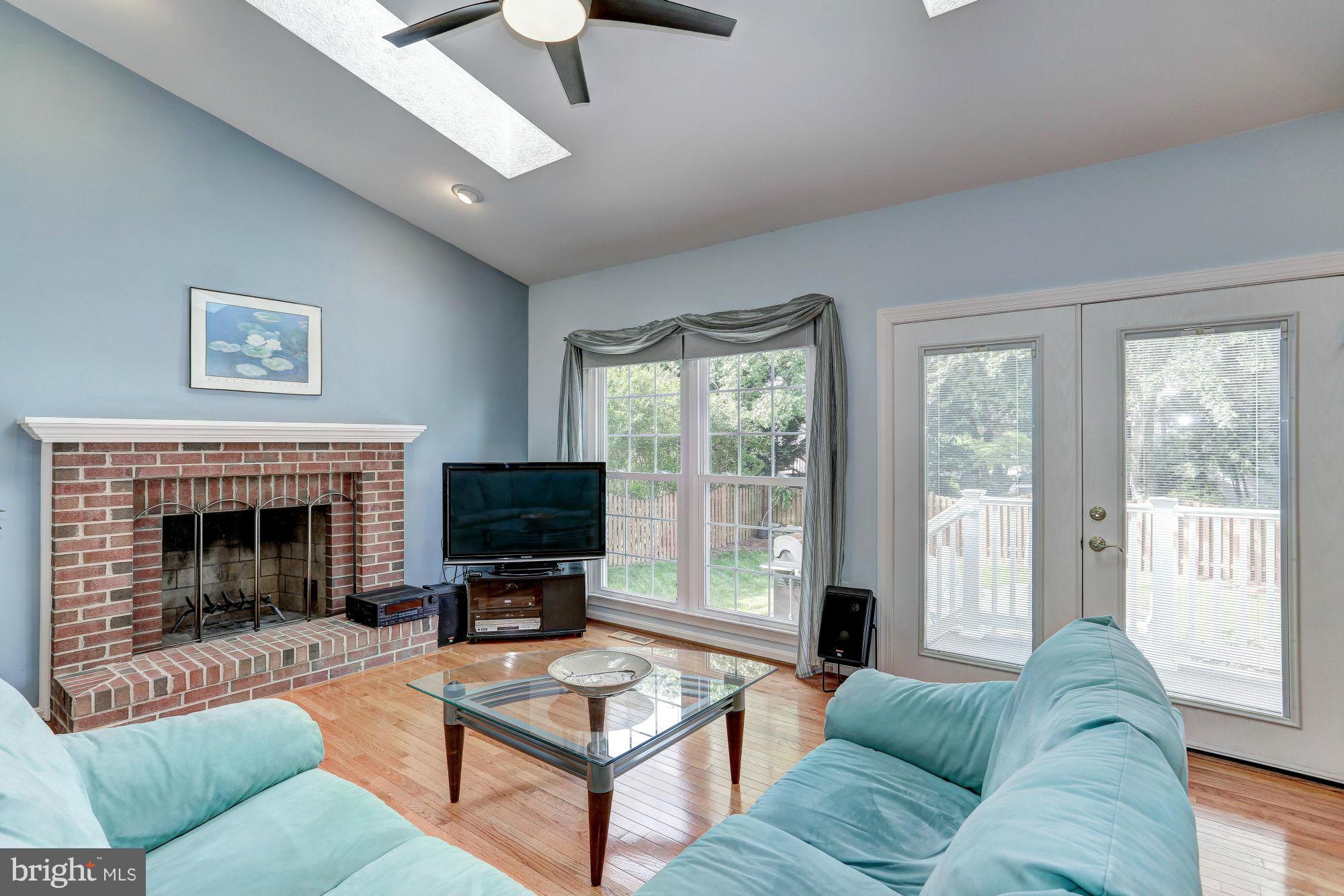 FOUR SEASONS - Residential