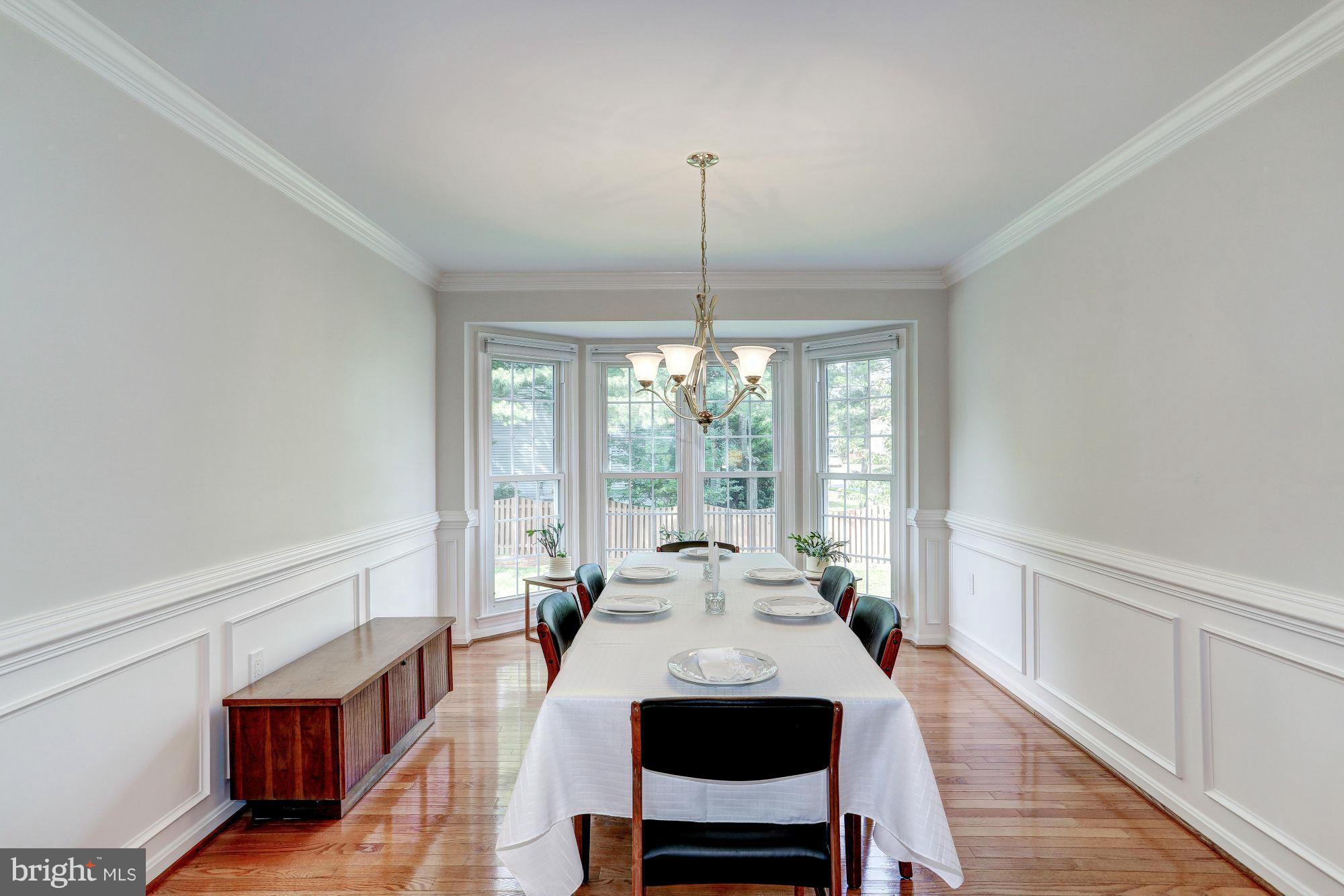 FOUR SEASONS - Residential