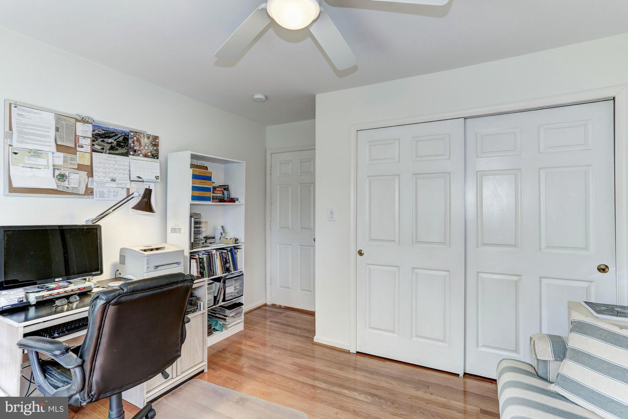 FOUR SEASONS - Residential