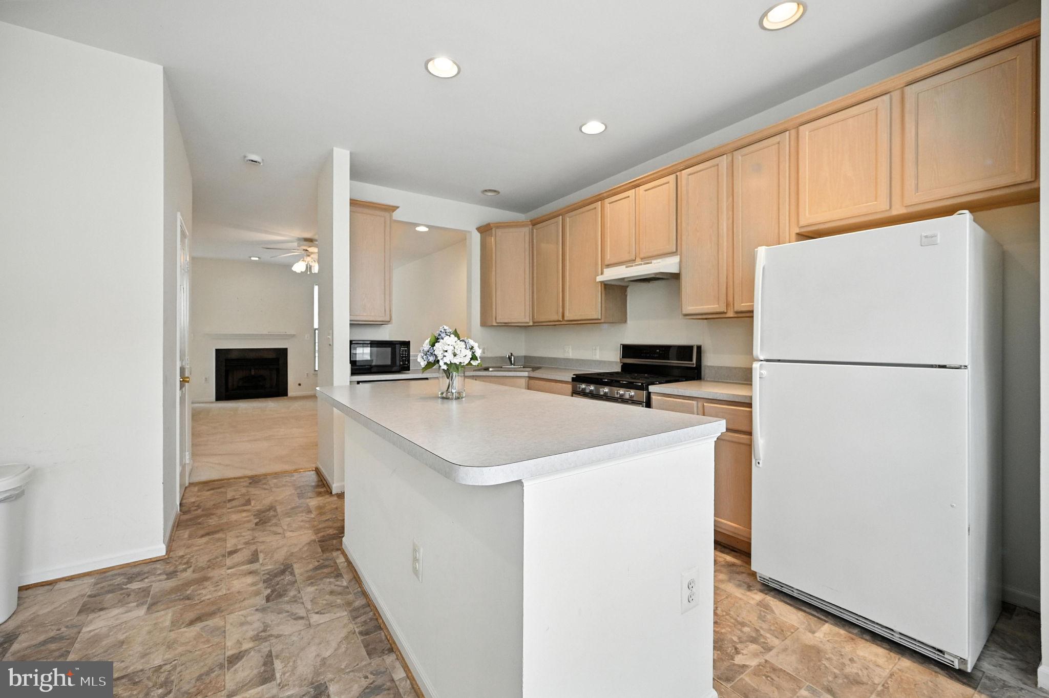 KINGSTOWNE - Residential Lease