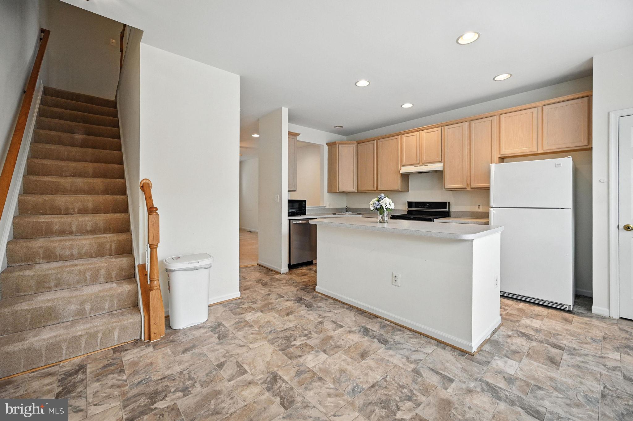 KINGSTOWNE - Residential Lease