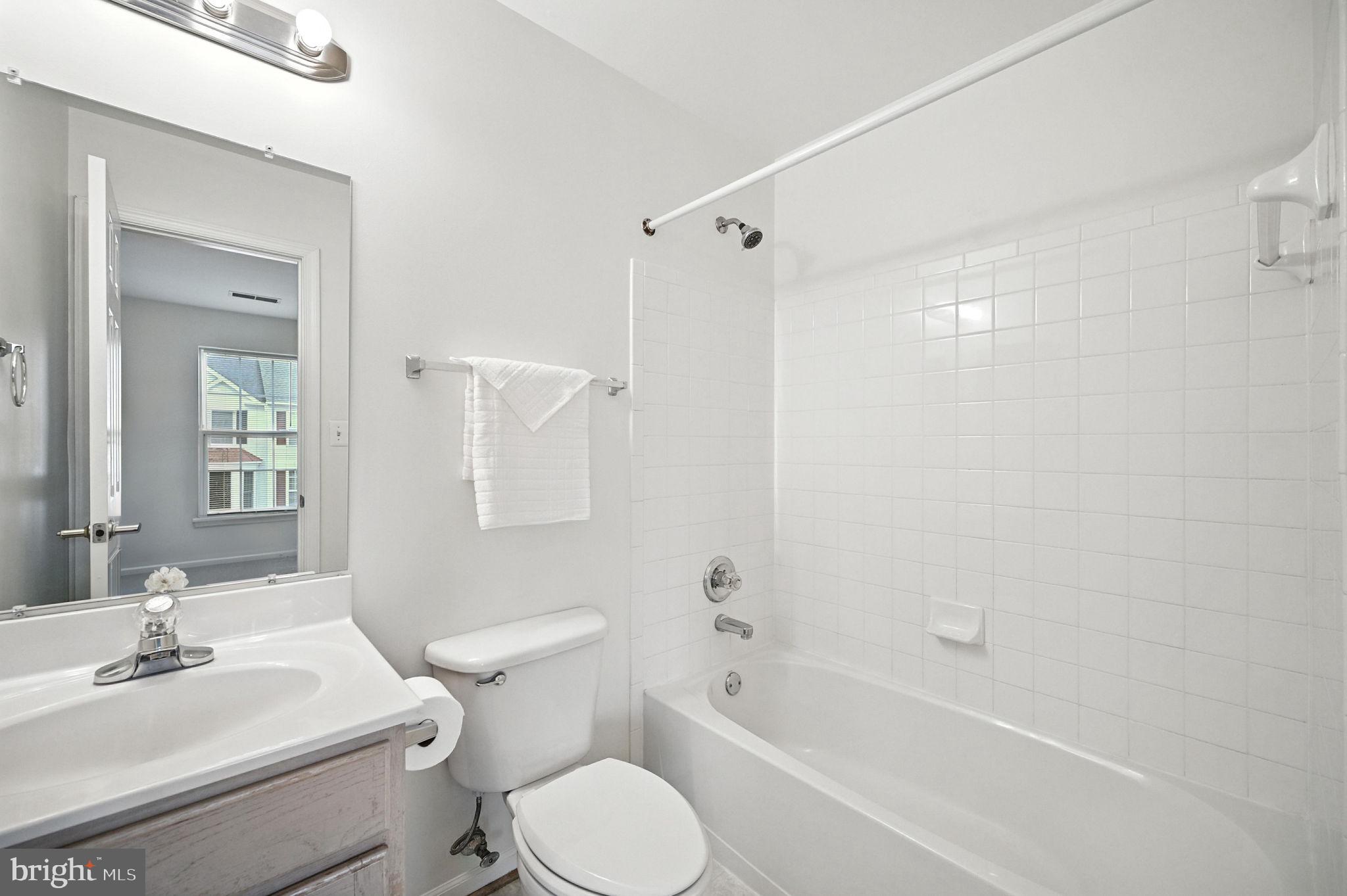 KINGSTOWNE - Residential Lease