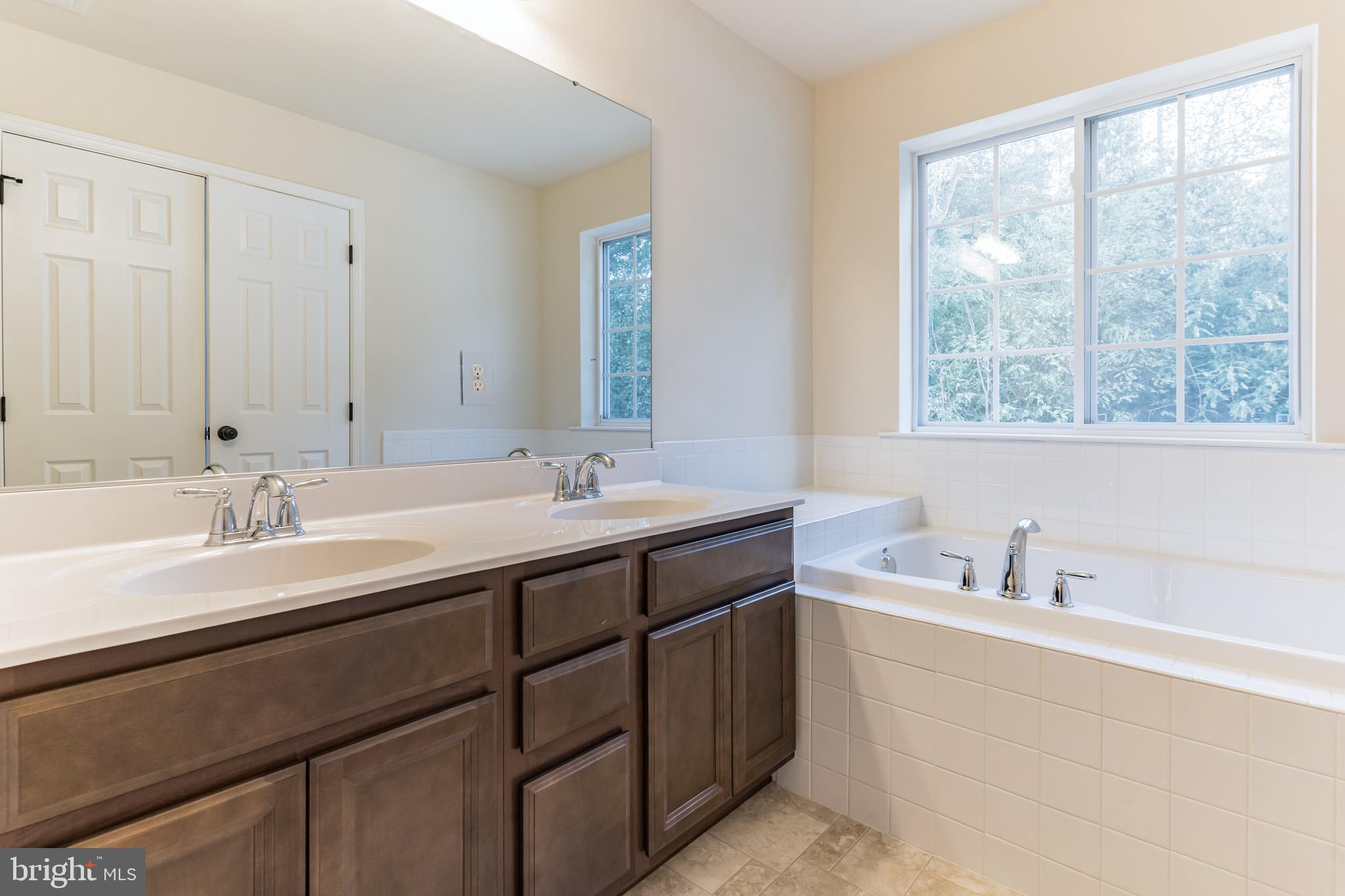 ELIZABETH HILLS - Residential