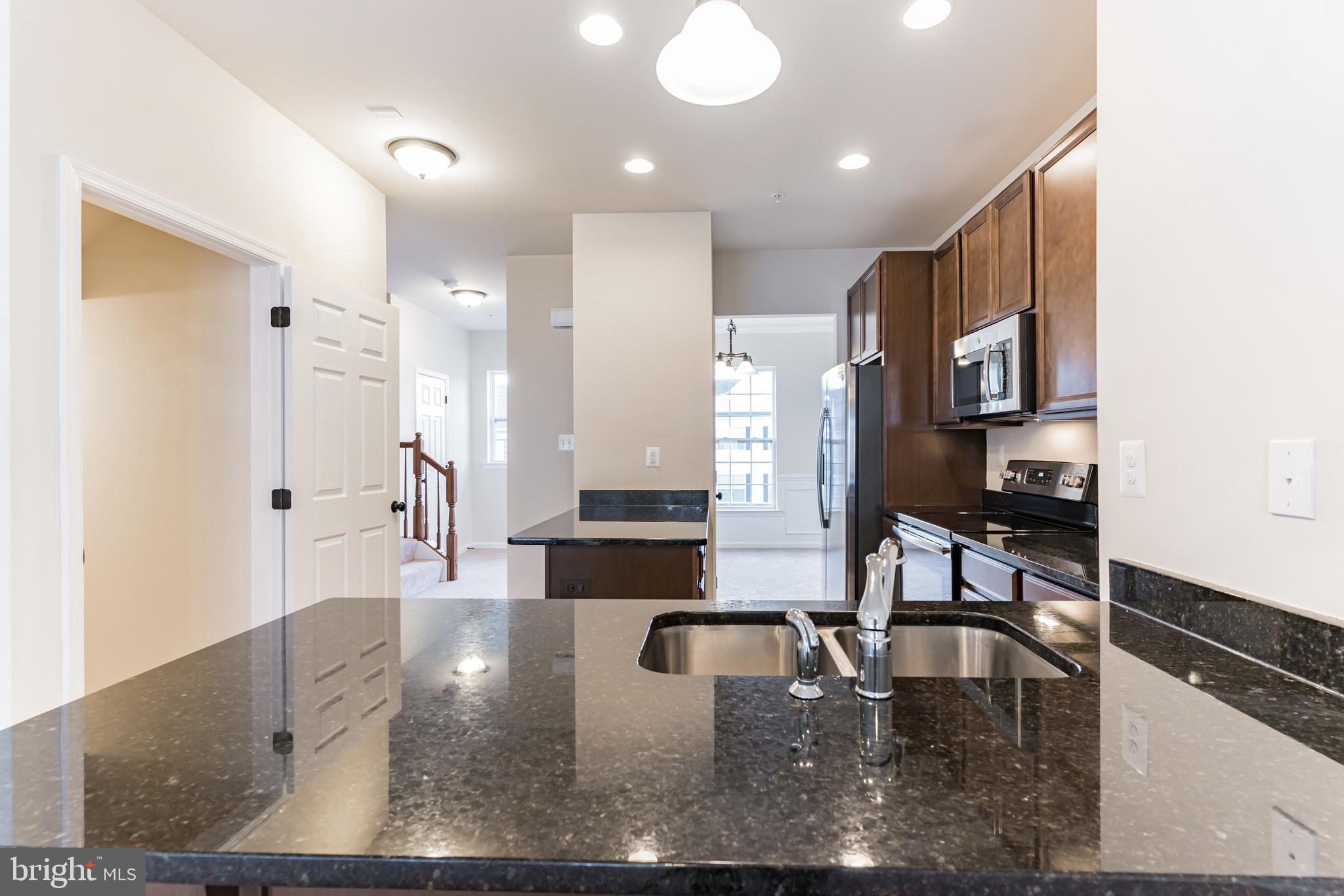 ELIZABETH HILLS - Residential