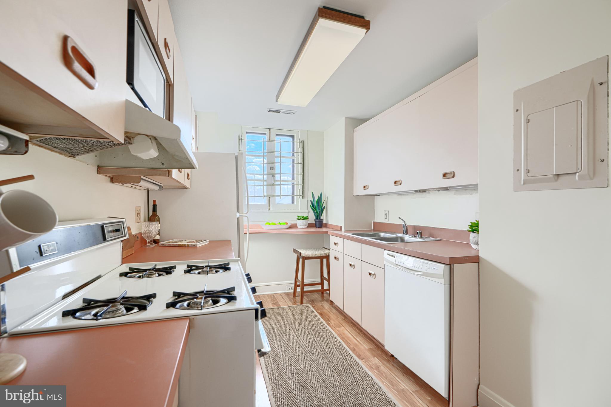 ROLAND PARK - Residential