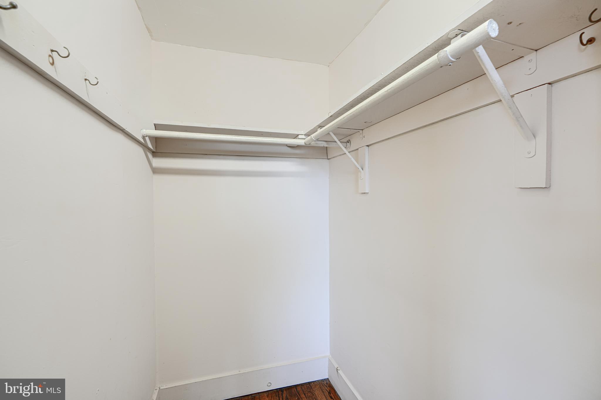 ROLAND PARK - Residential