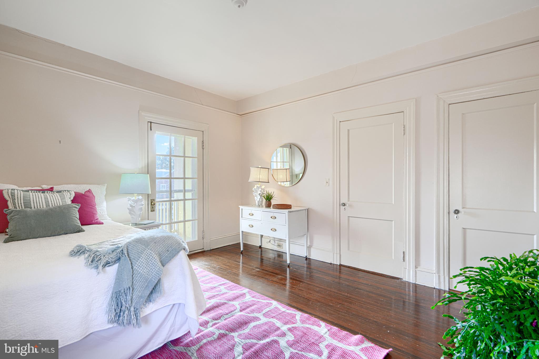 ROLAND PARK - Residential