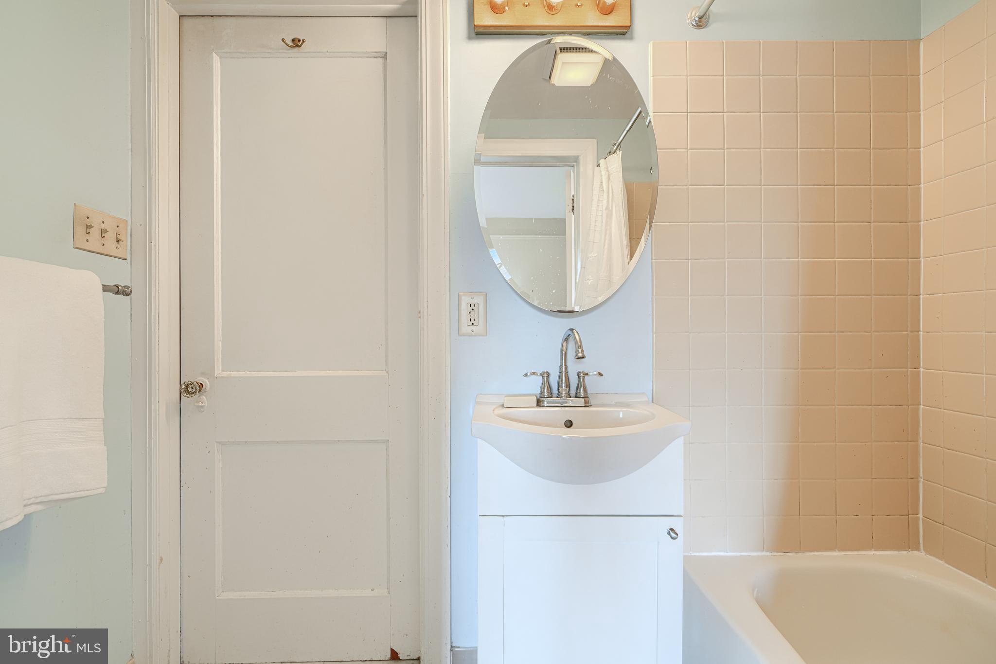 ROLAND PARK - Residential