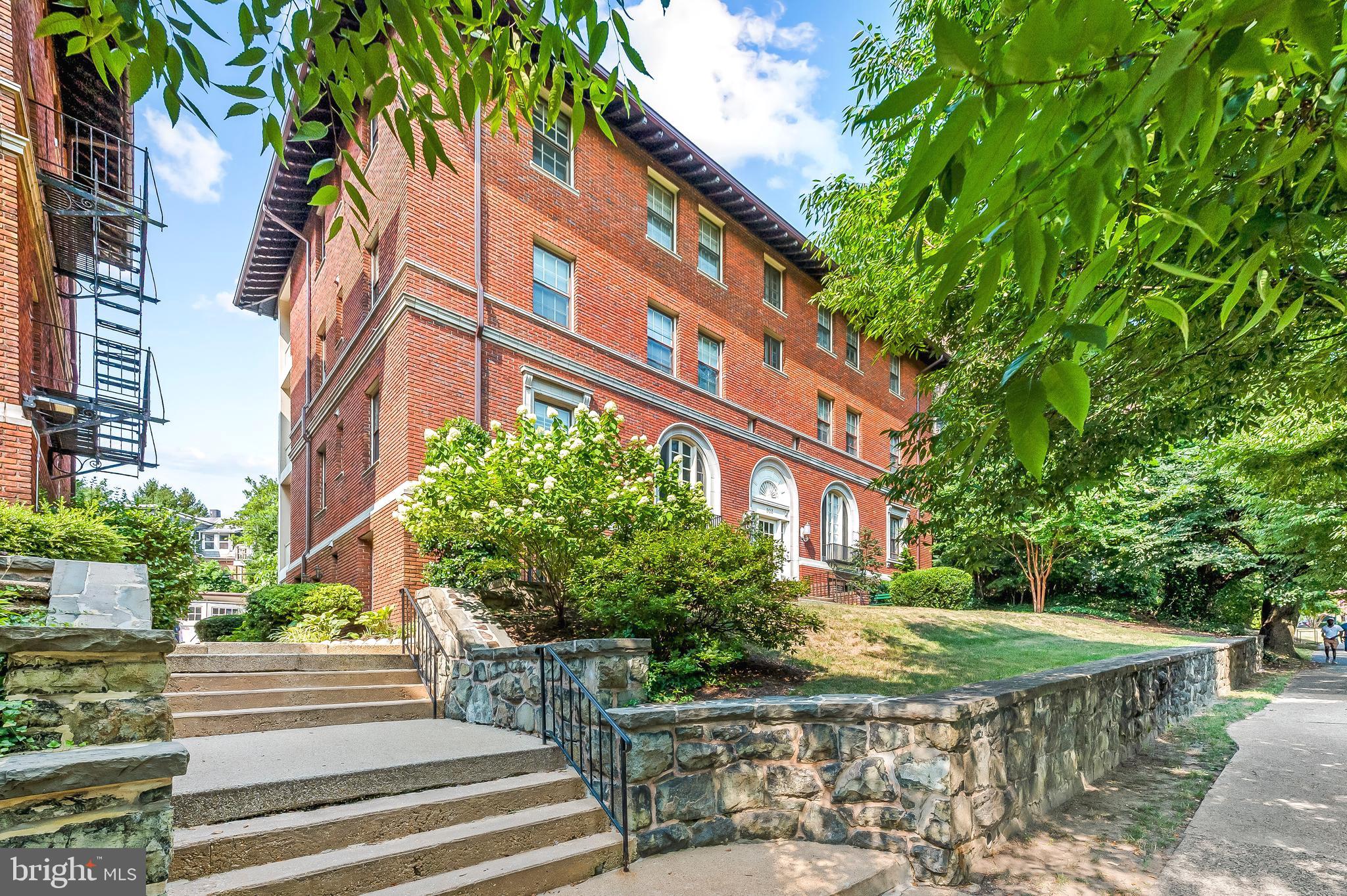 ROLAND PARK - Residential