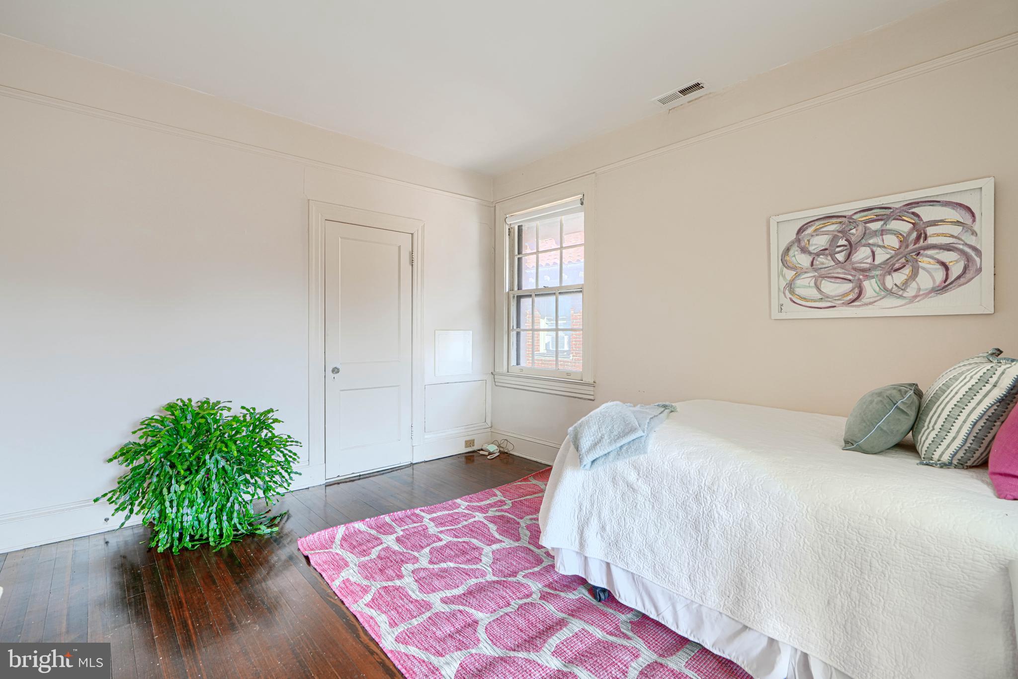 ROLAND PARK - Residential