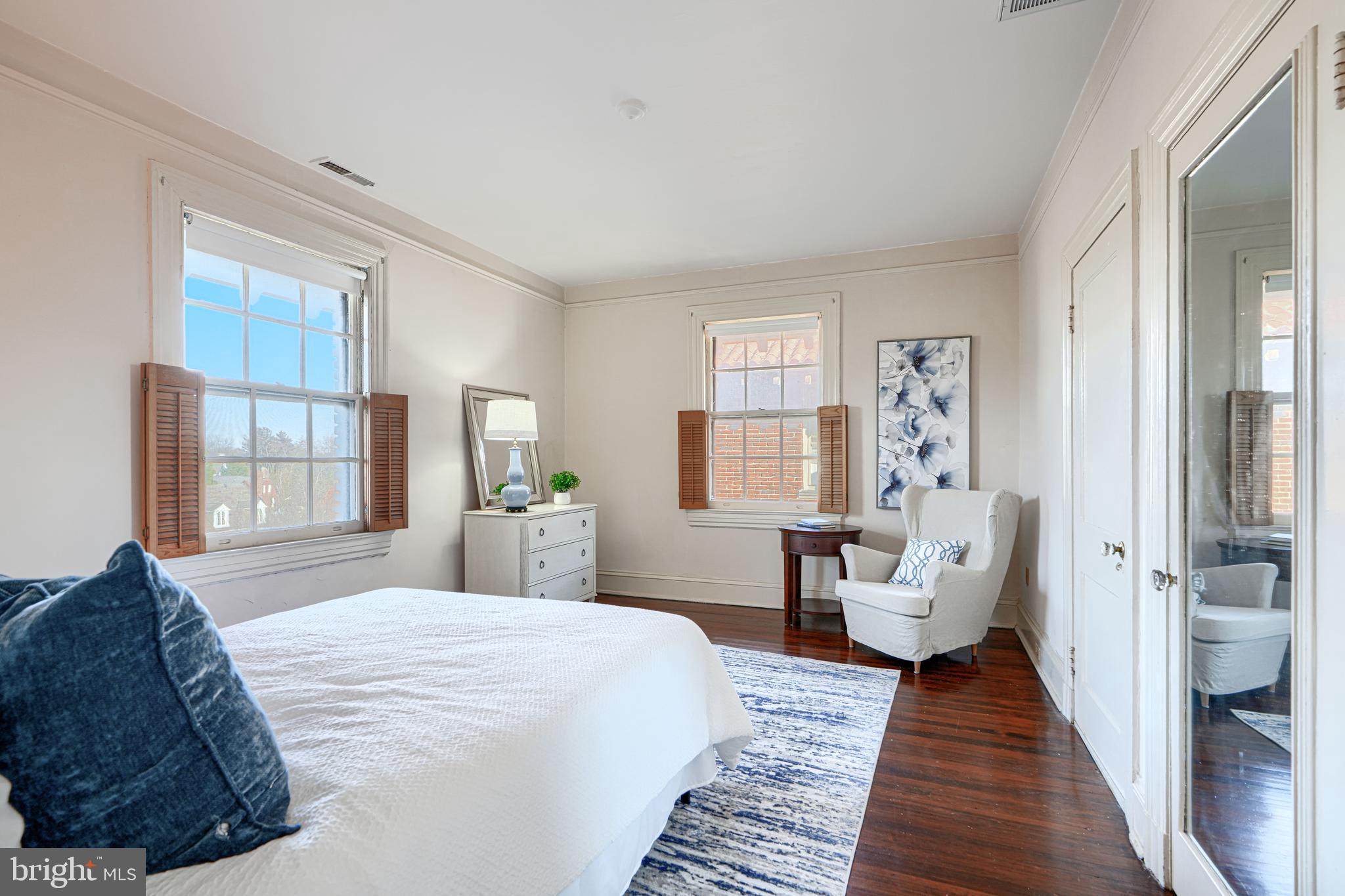 ROLAND PARK - Residential