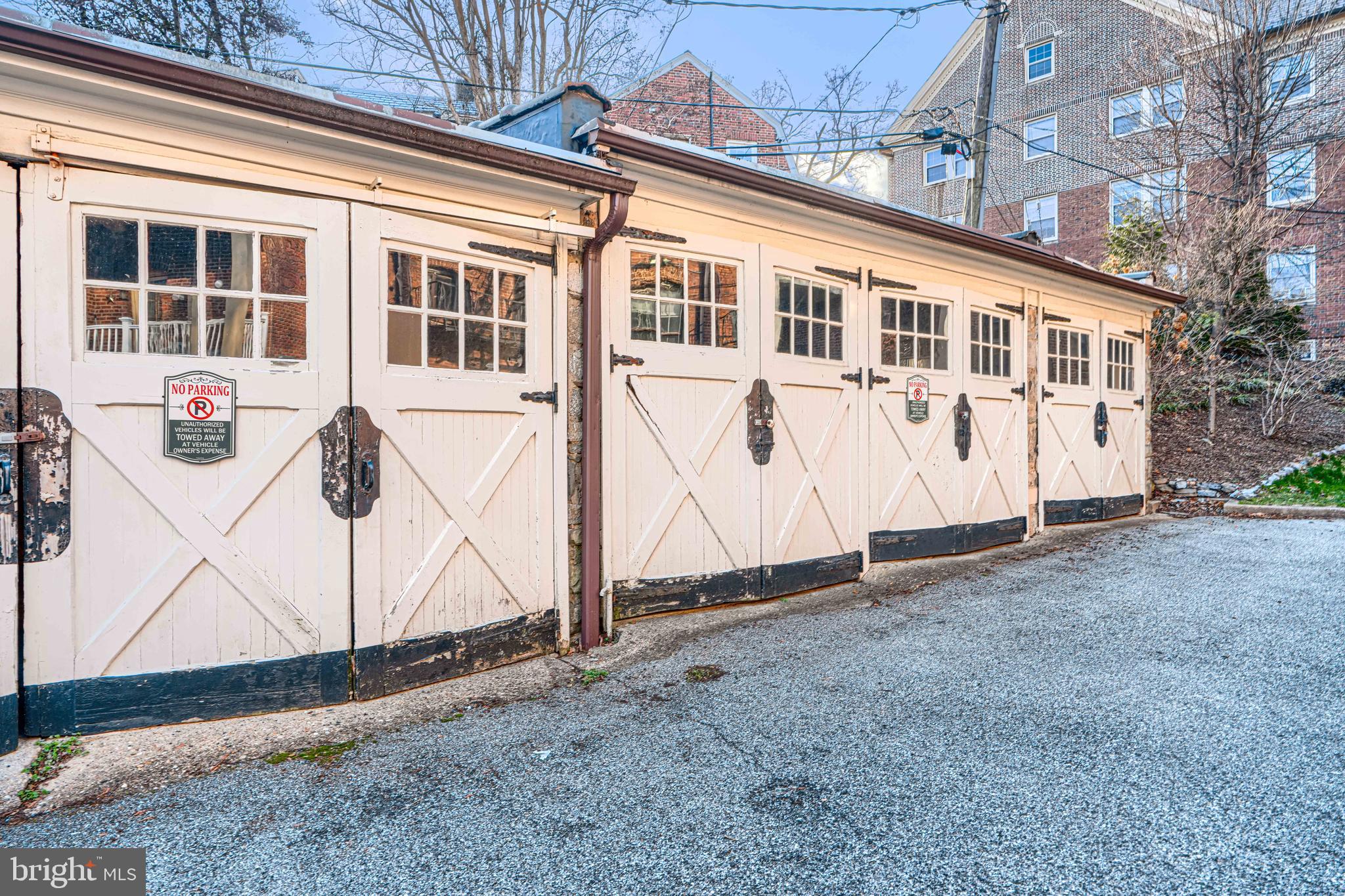 ROLAND PARK - Residential