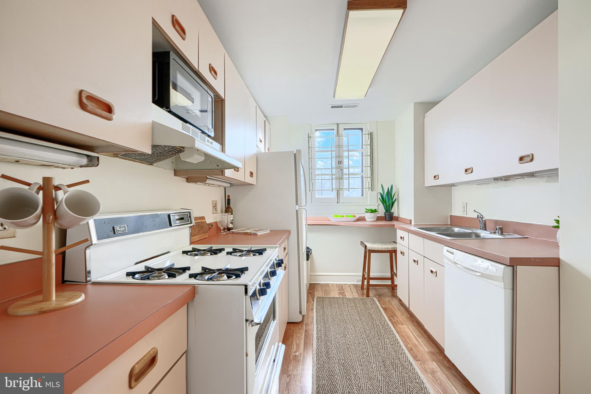 ROLAND PARK - Residential