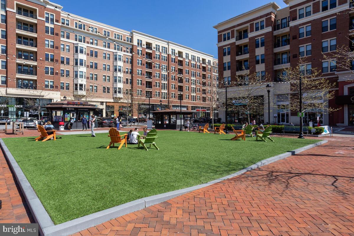 ROLAND PARK - Residential