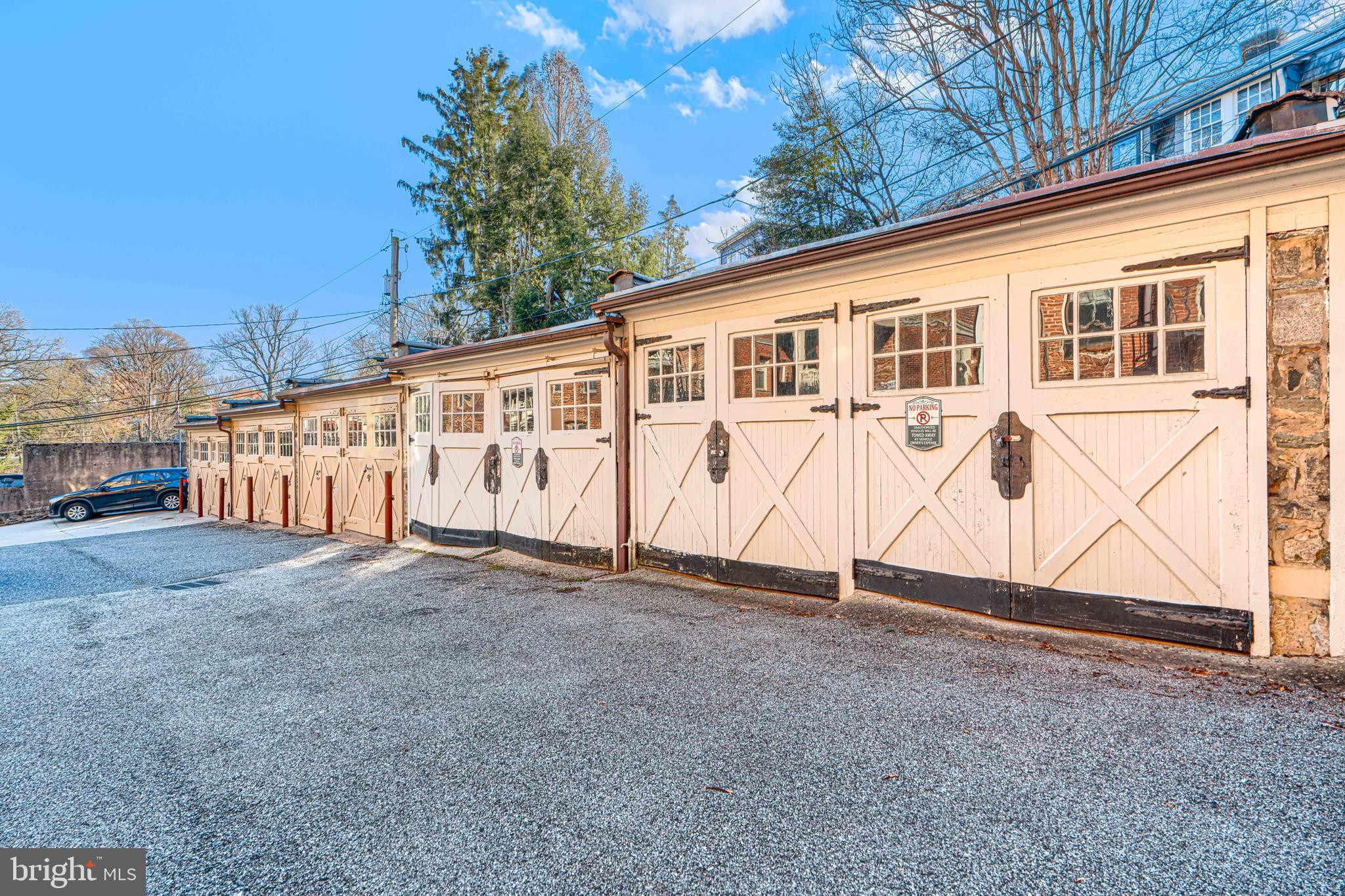 ROLAND PARK - Residential