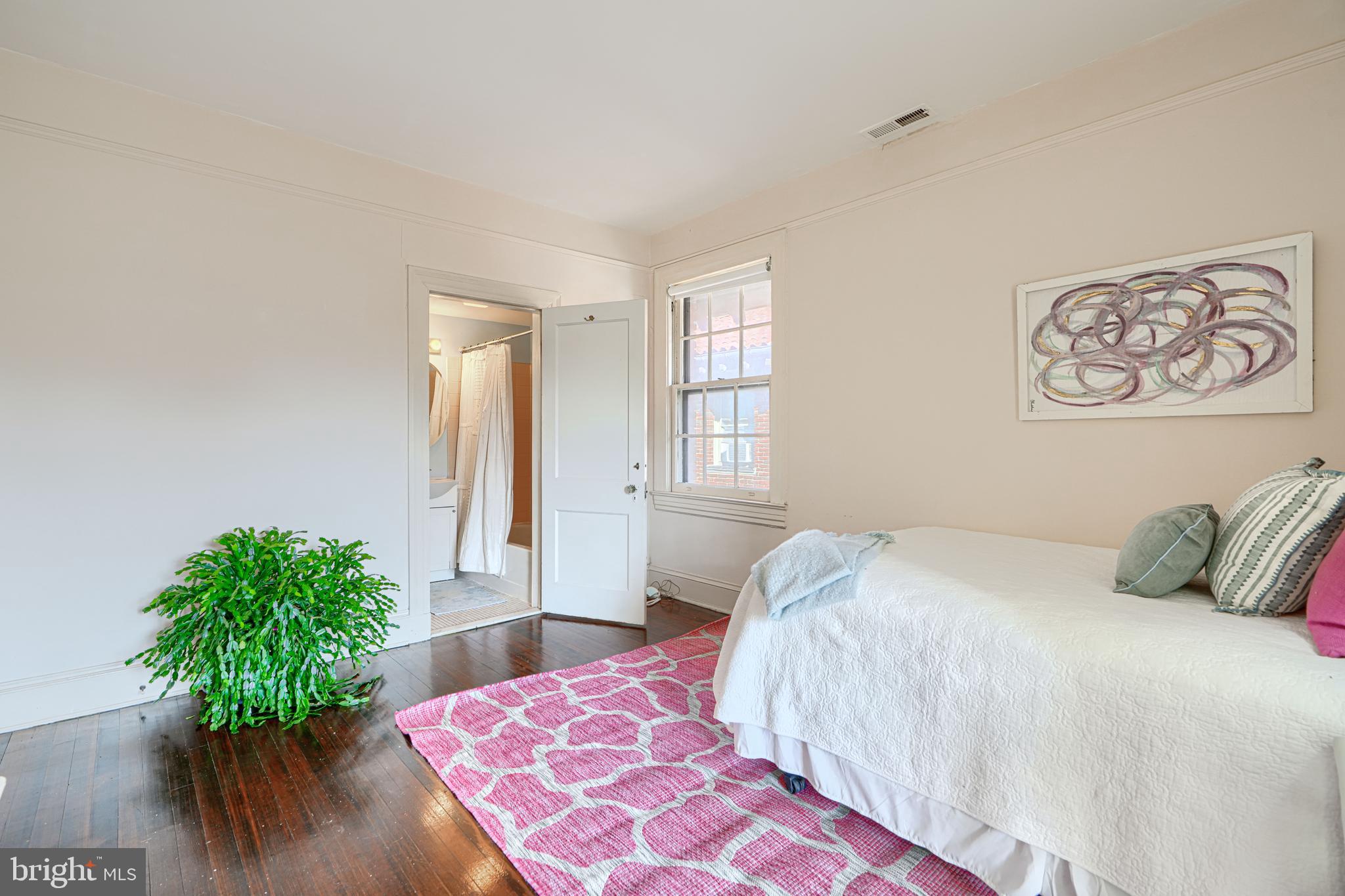 ROLAND PARK - Residential