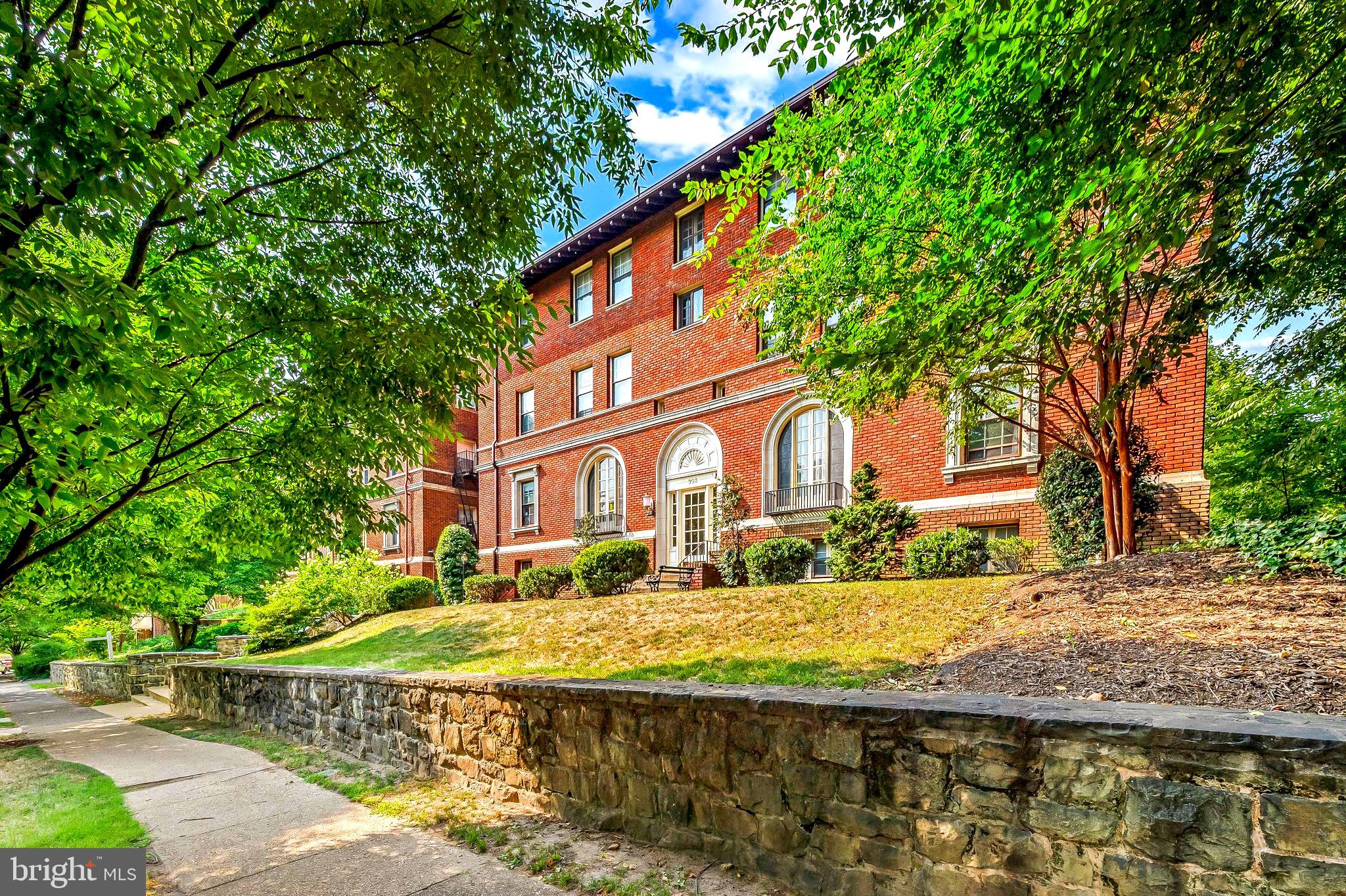 ROLAND PARK - Residential
