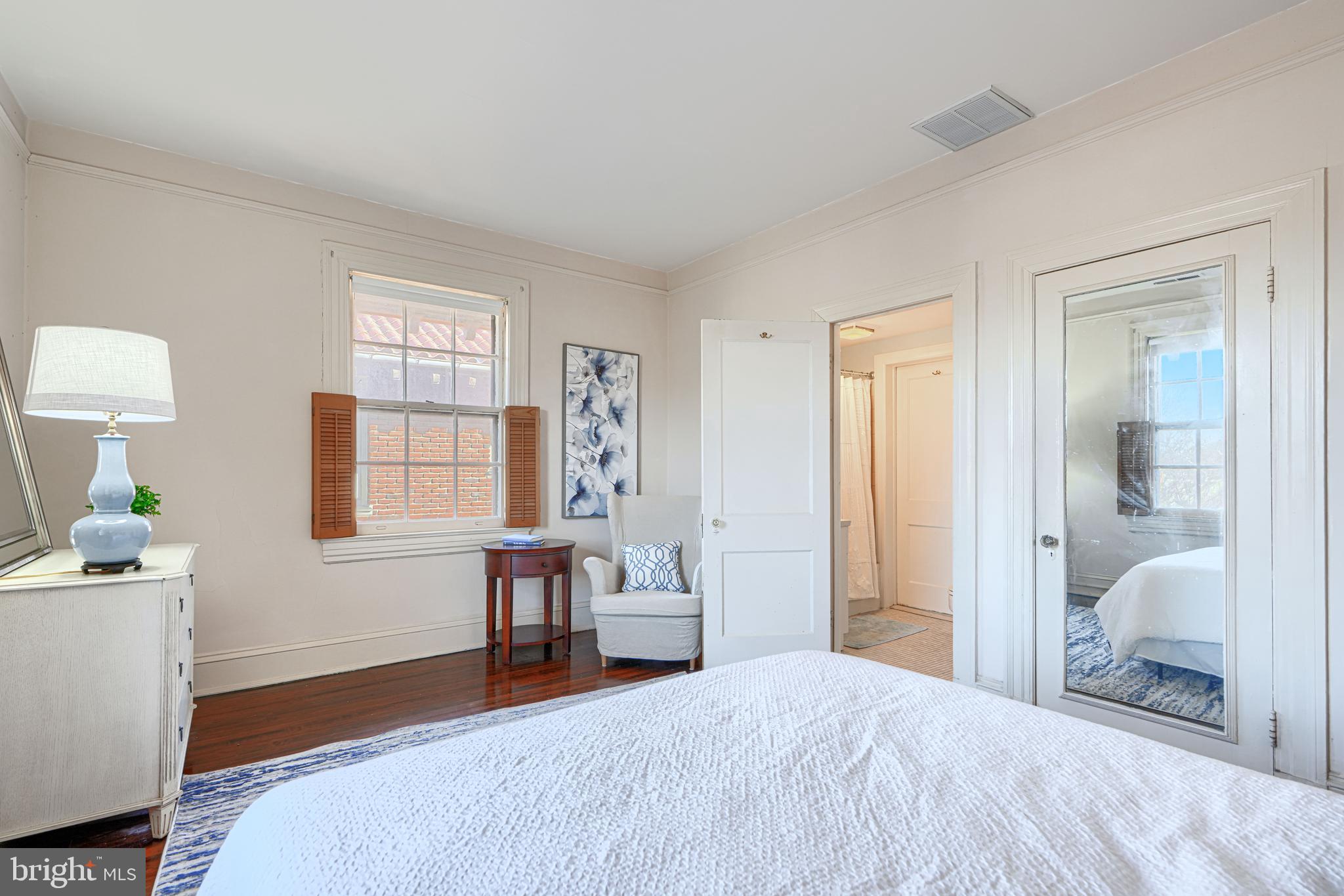 ROLAND PARK - Residential