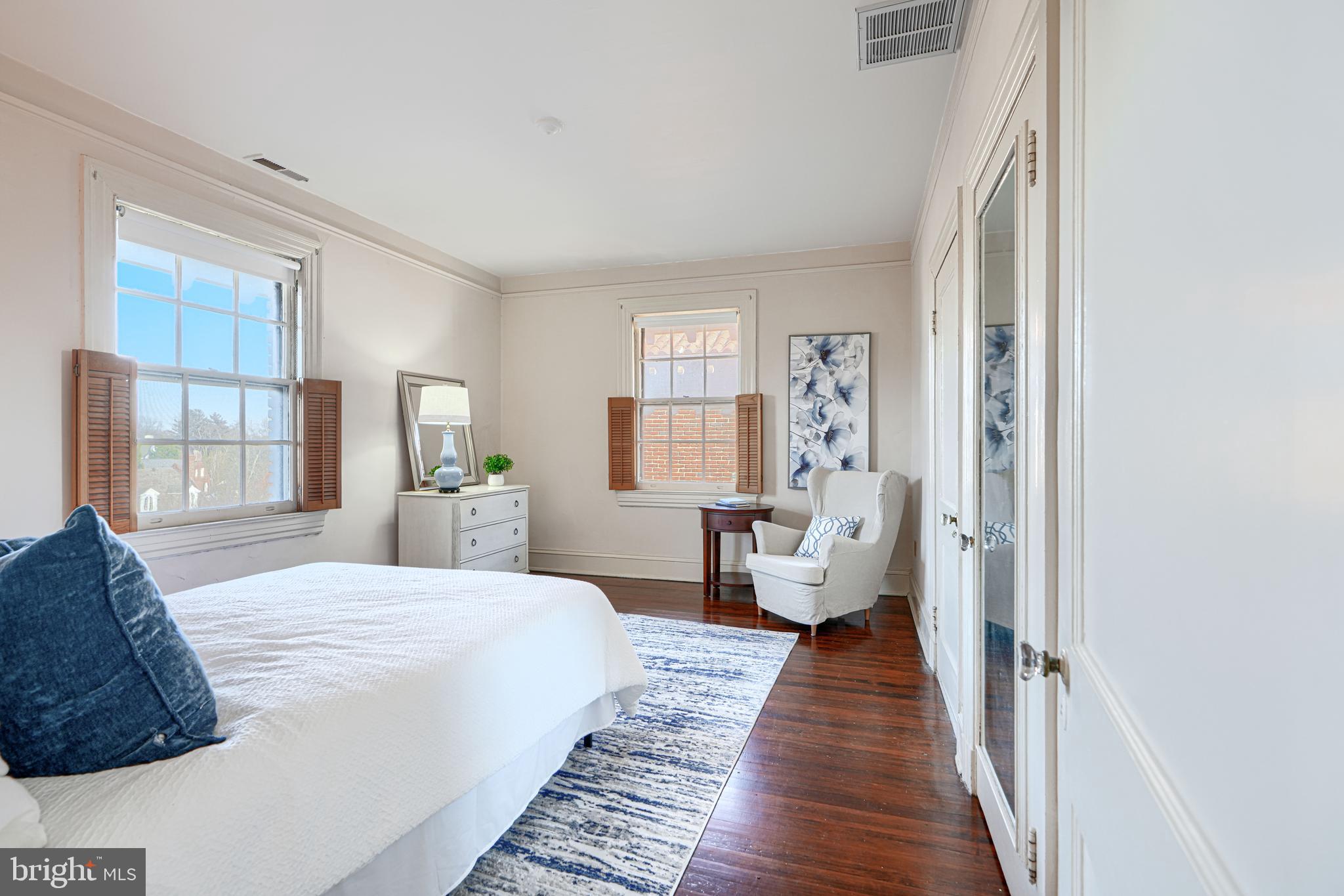 ROLAND PARK - Residential