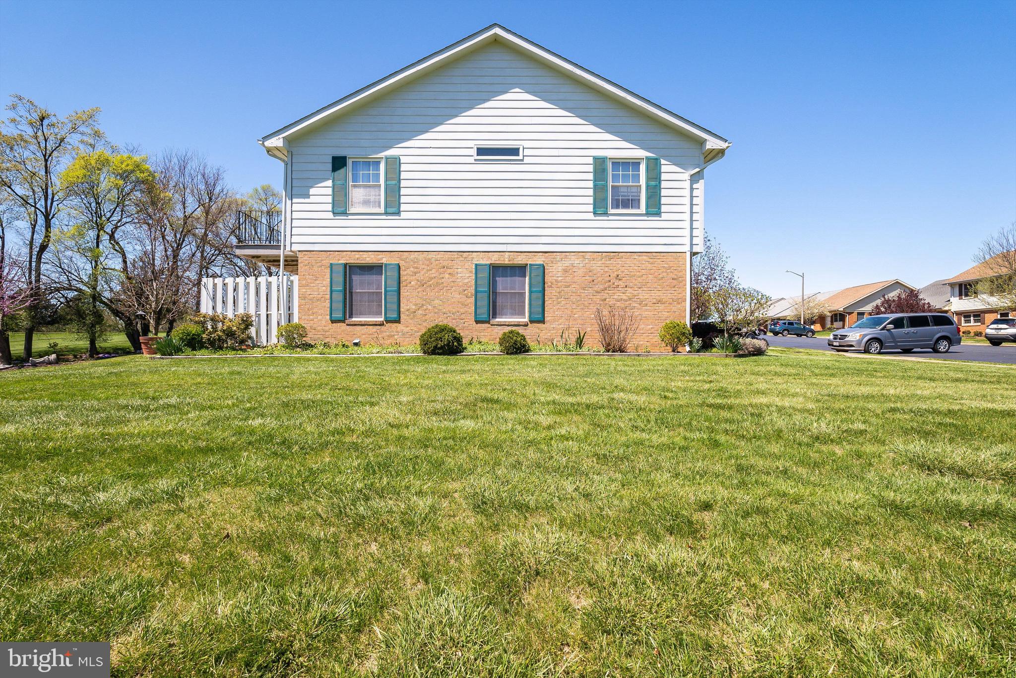 FAIRWAY VIEW ESTATES - Residential