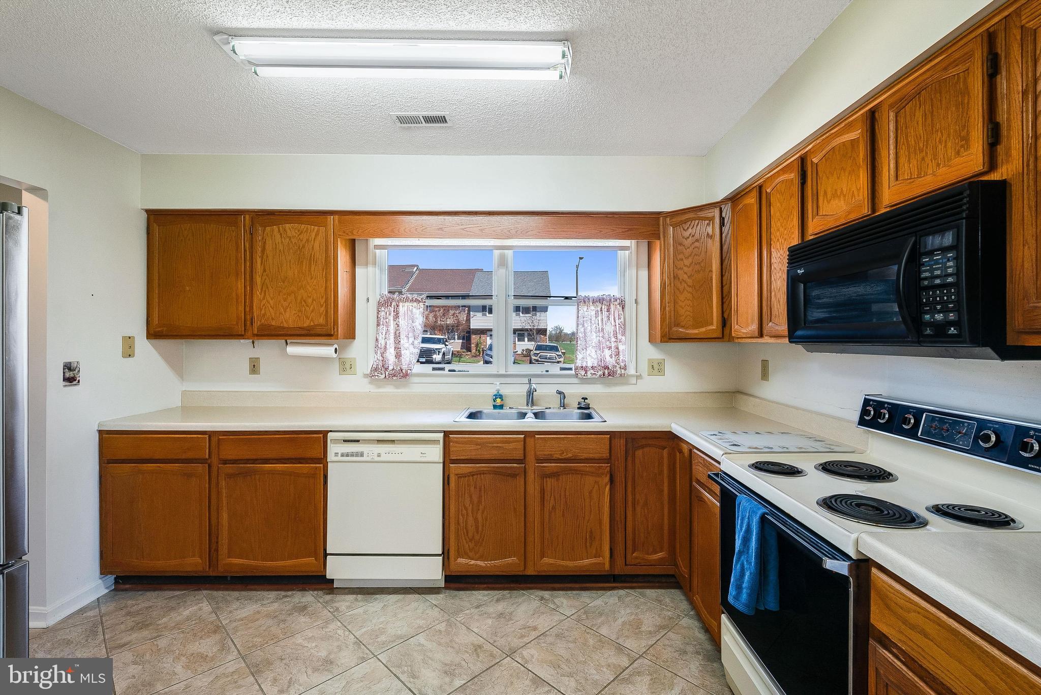 FAIRWAY VIEW ESTATES - Residential