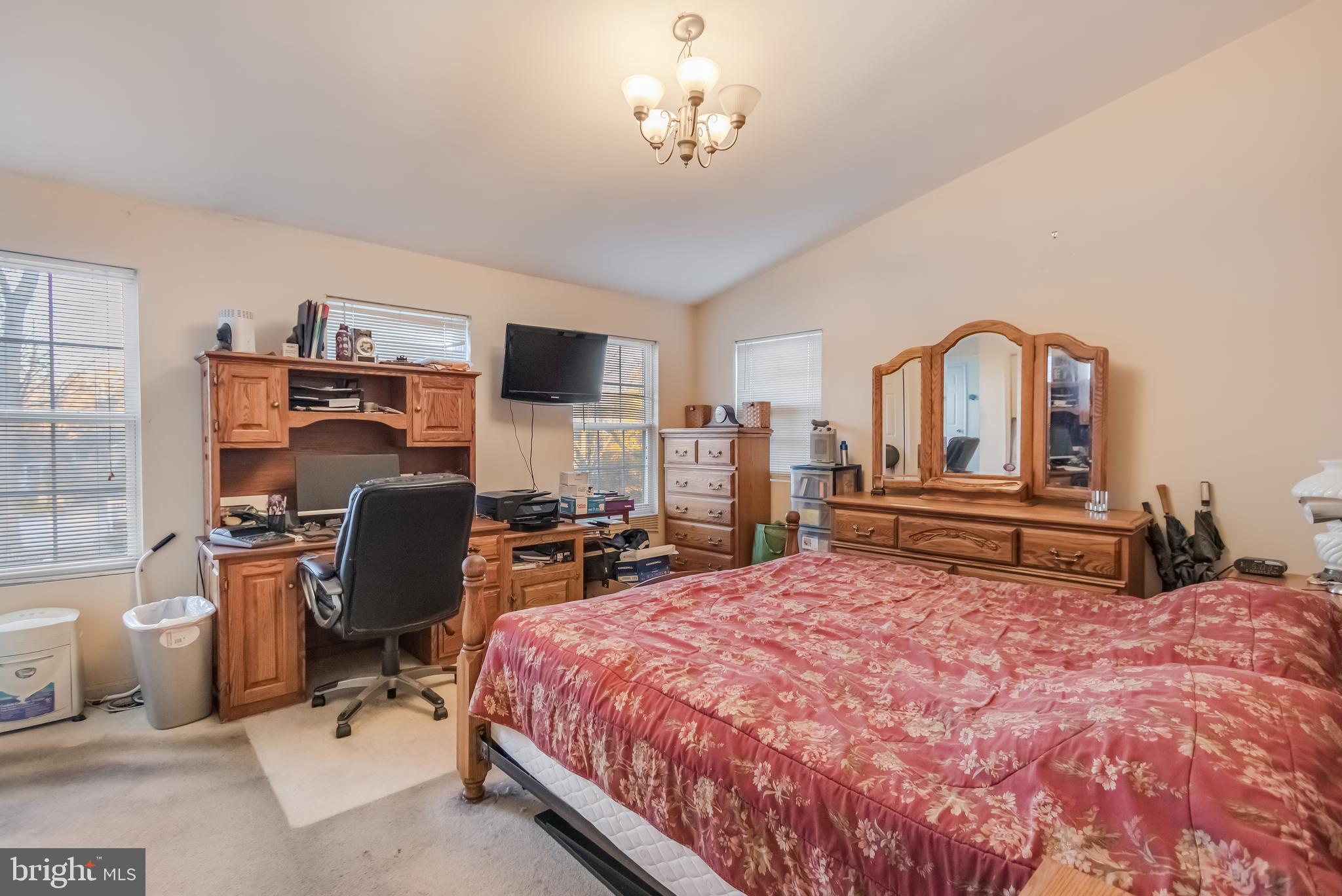 NORTH SELBY - Residential