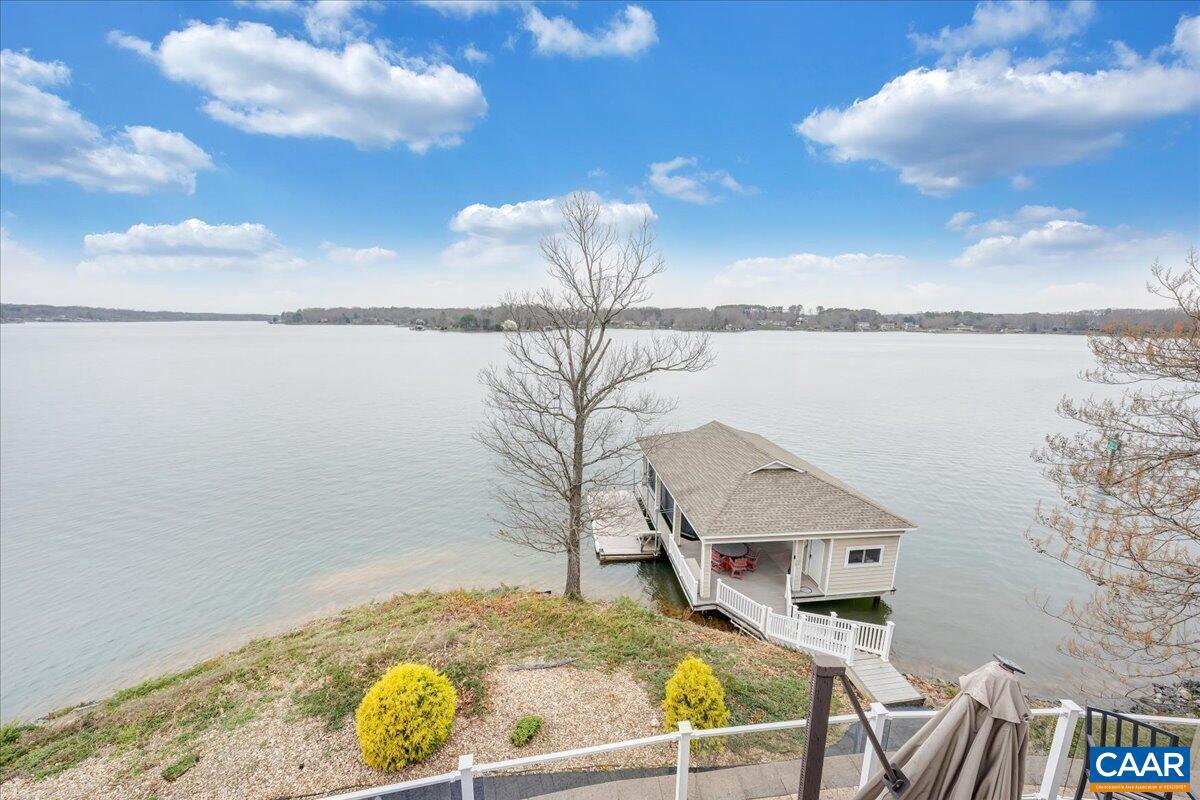 SMITH MOUNTAIN LAKE - Residential