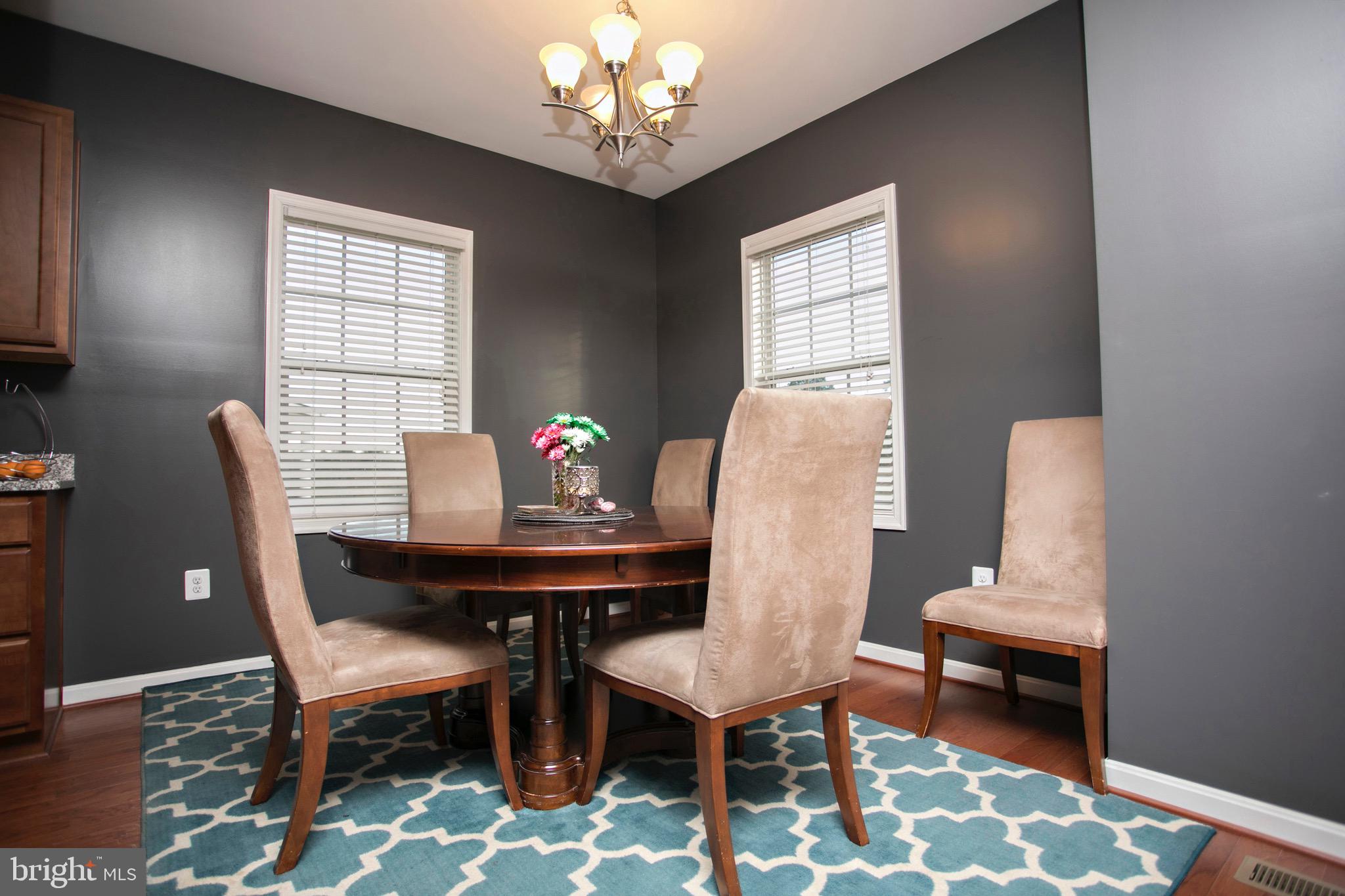 LADYSMITH VILLAGE - Residential