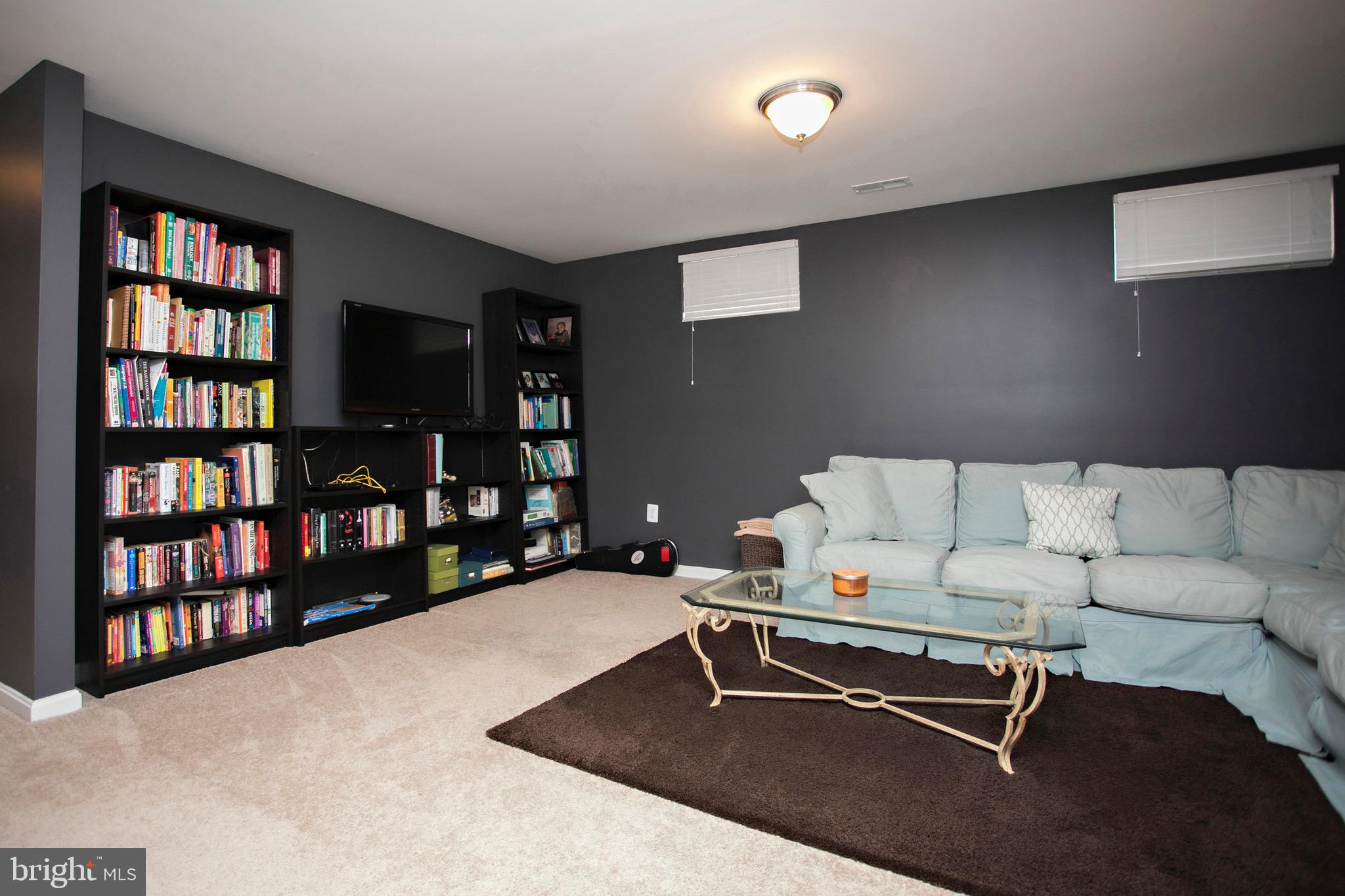 LADYSMITH VILLAGE - Residential