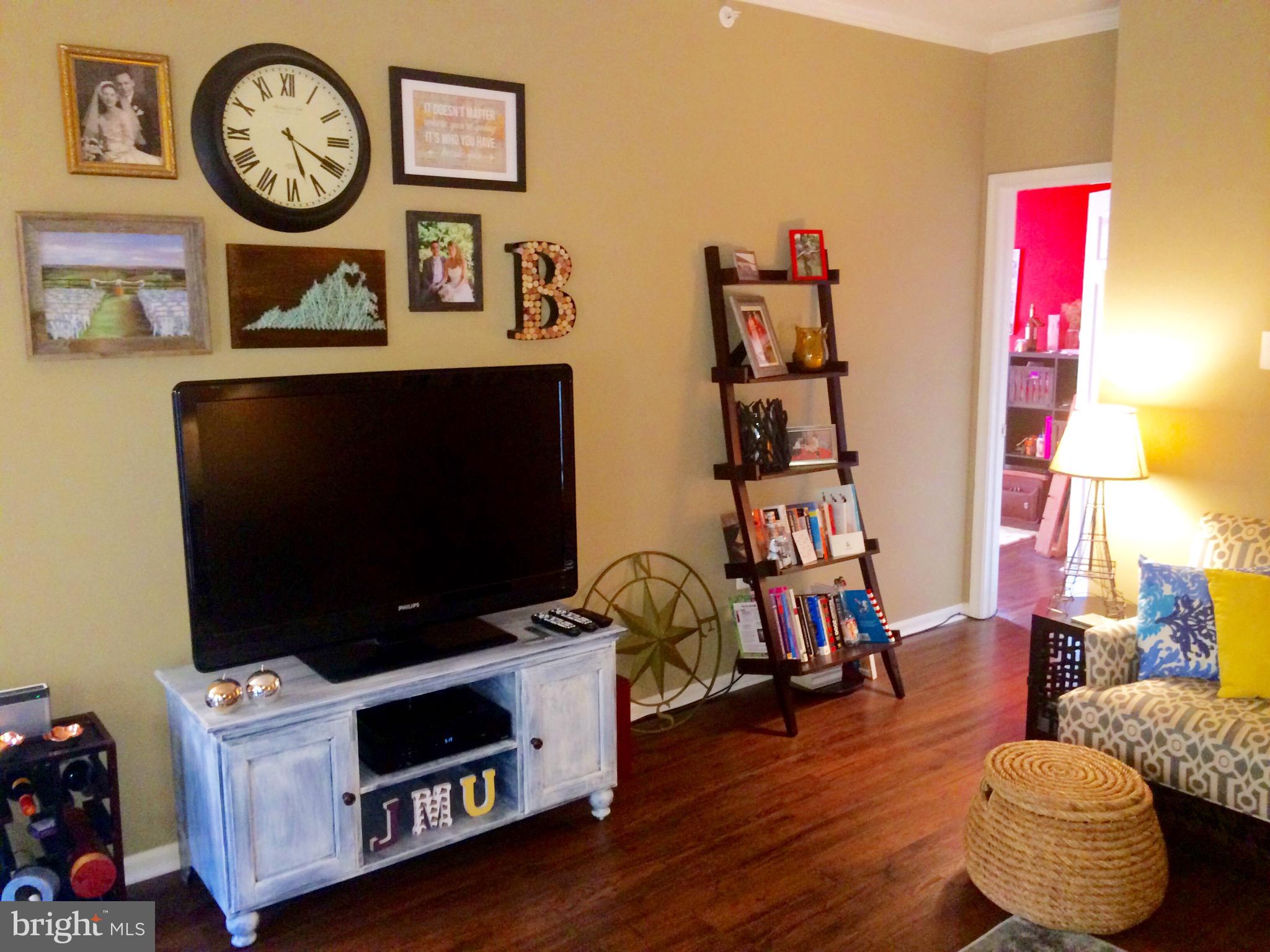 NORTH POINT VILLAS - Residential Lease