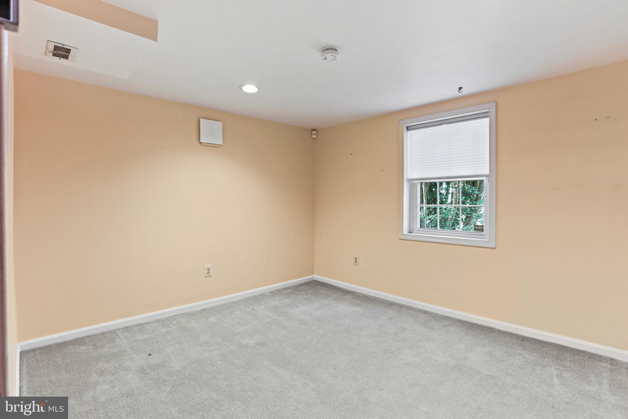 WHEATON HILLS - Residential Lease