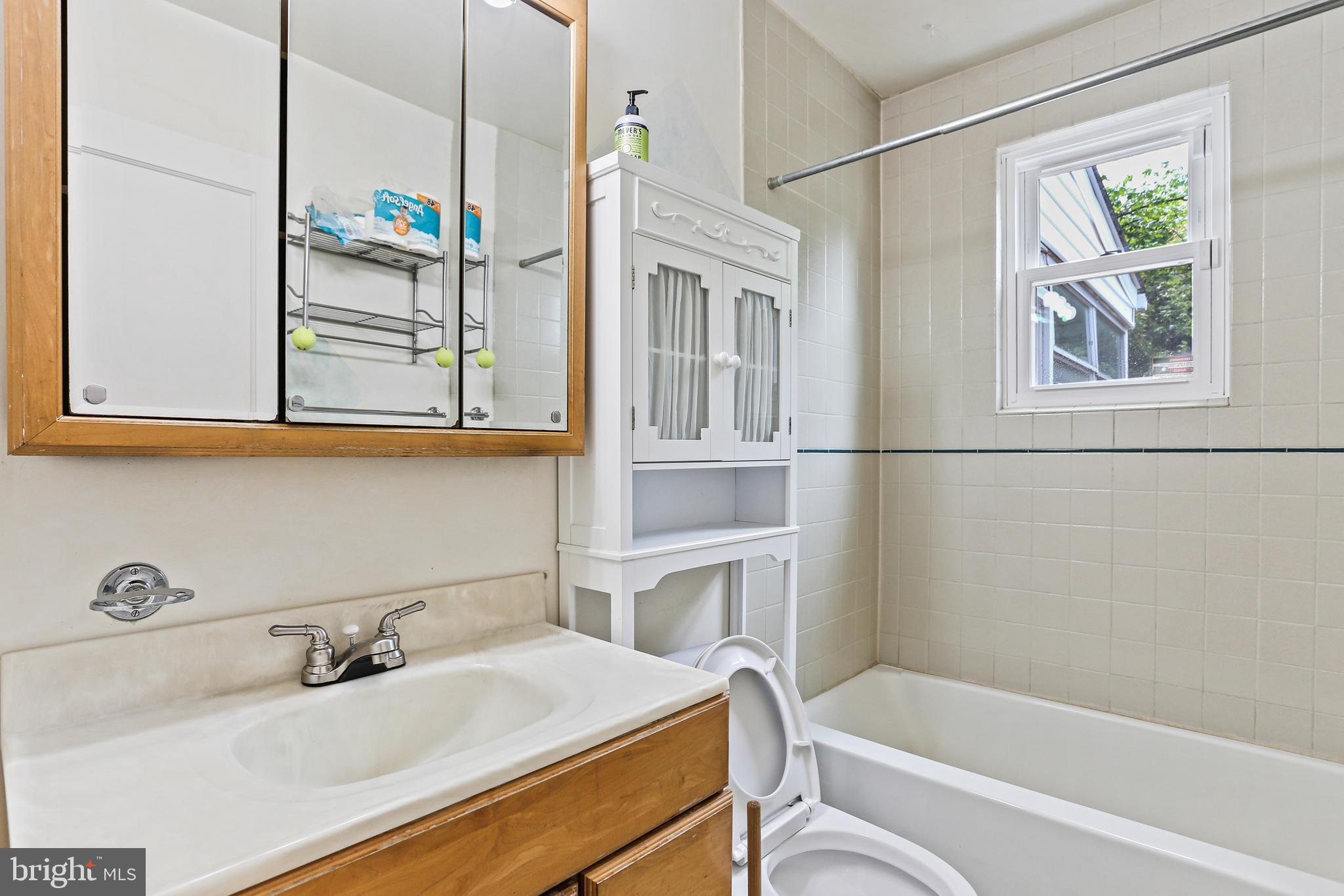 WHEATON HILLS - Residential Lease