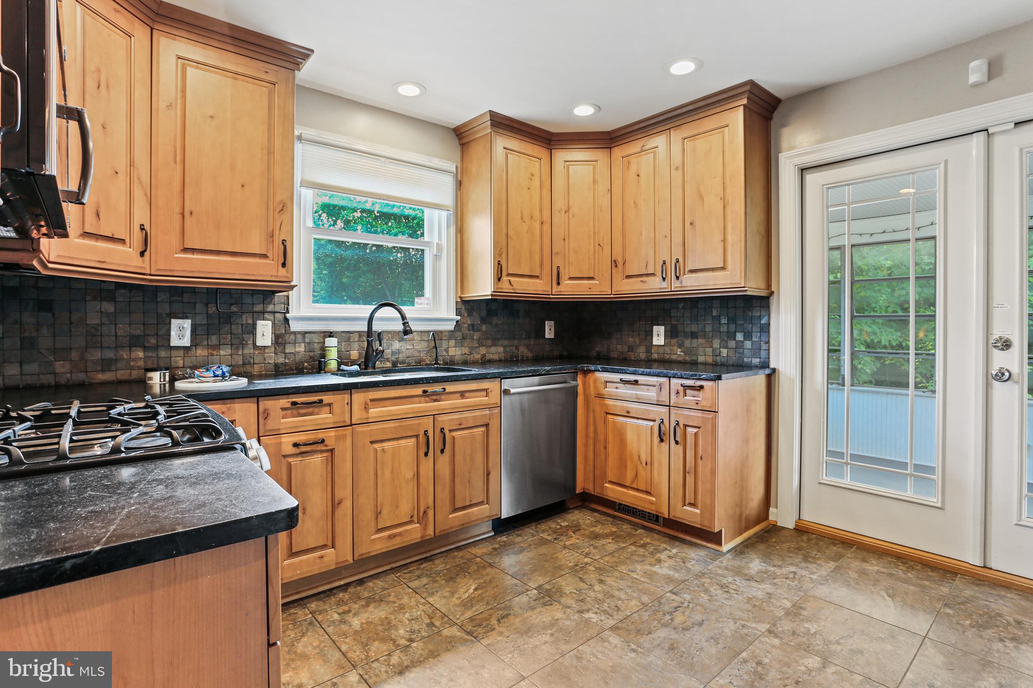 WHEATON HILLS - Residential Lease