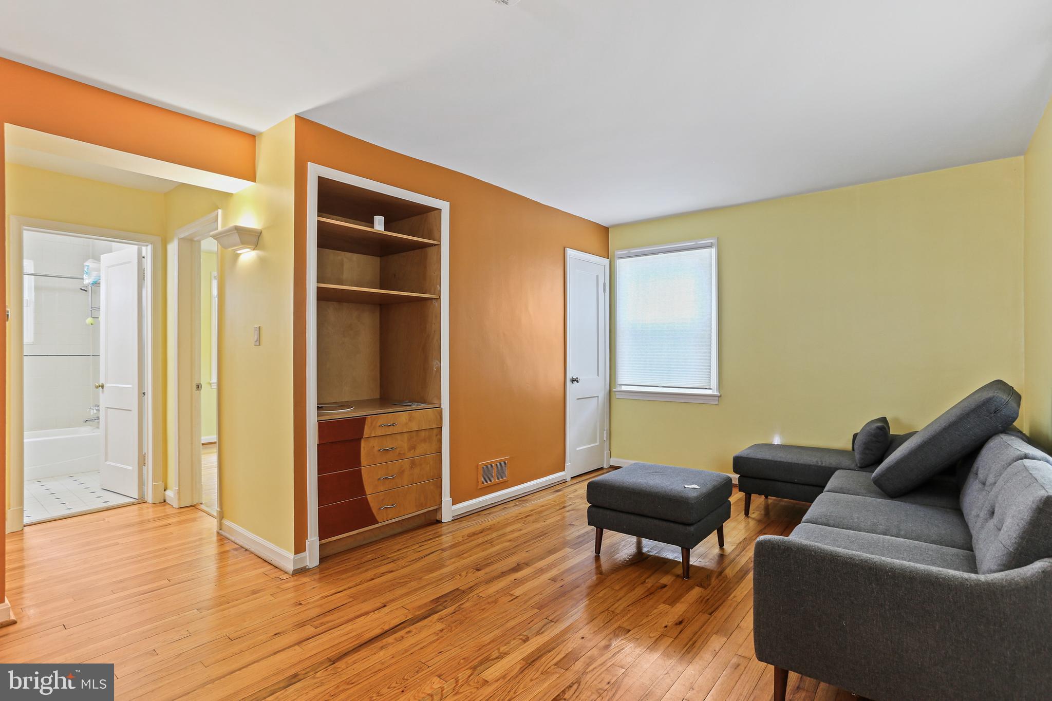 WHEATON HILLS - Residential Lease