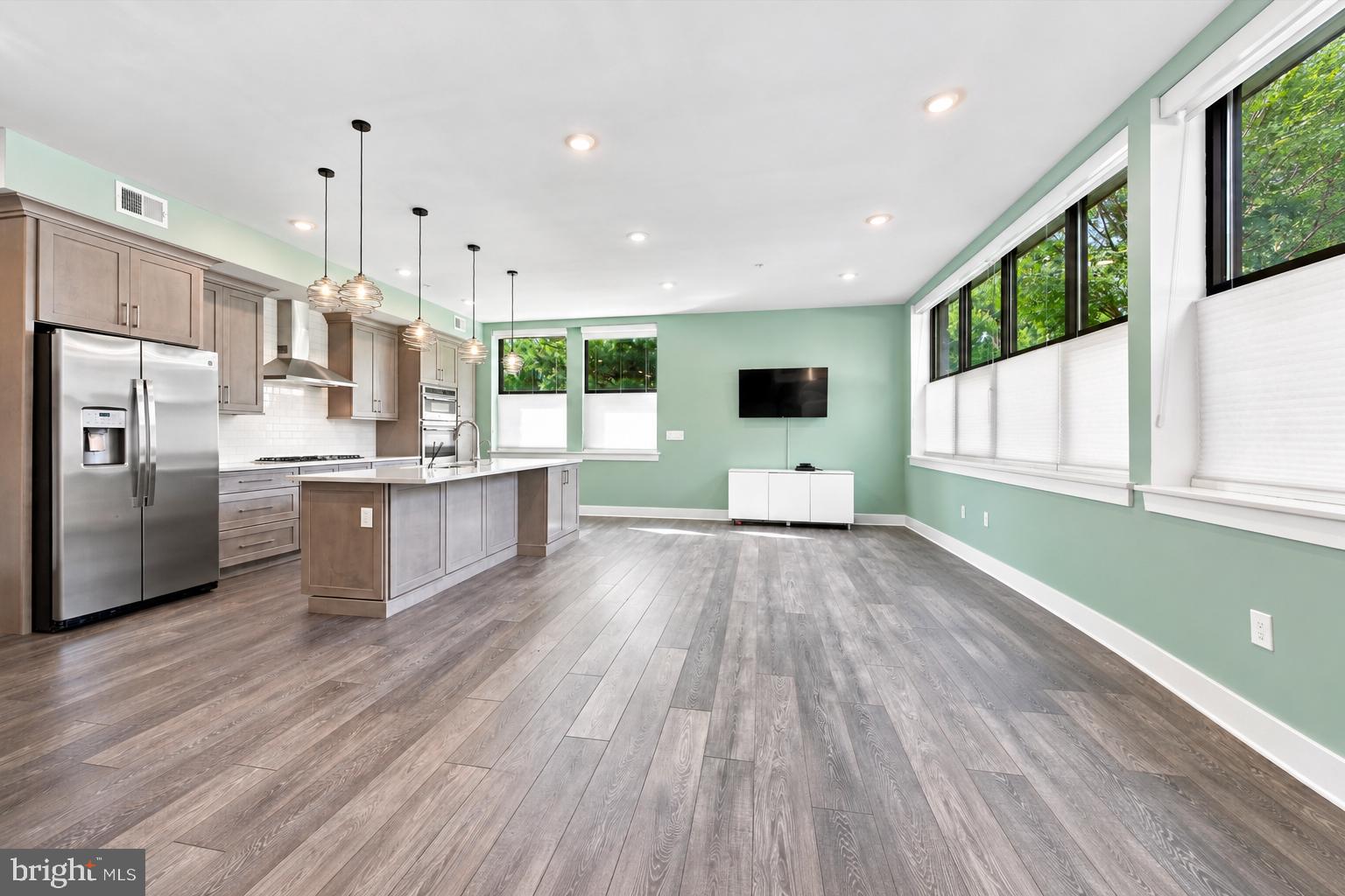 29 E 1ST AVENUE A103