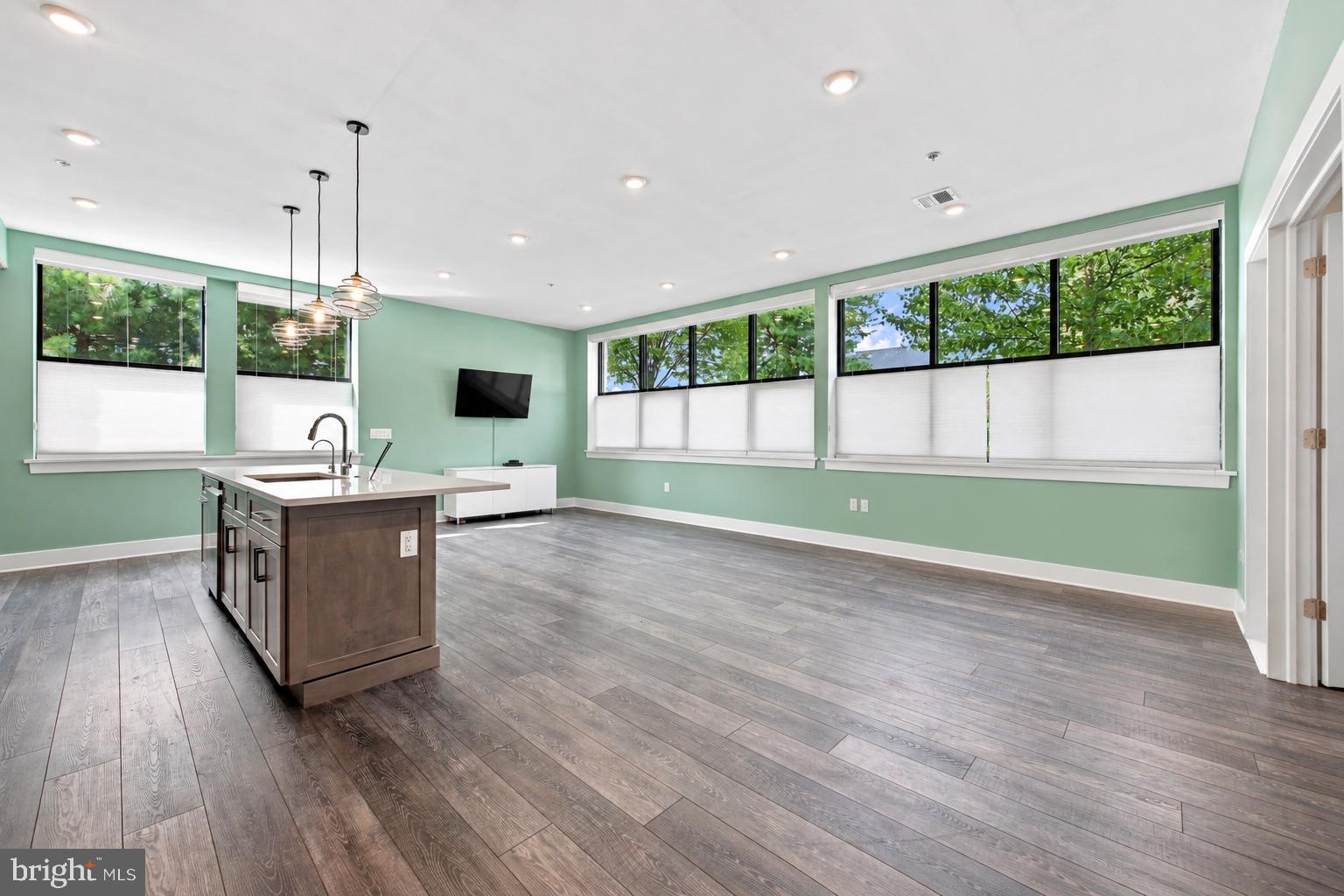 29 E 1ST AVENUE A103