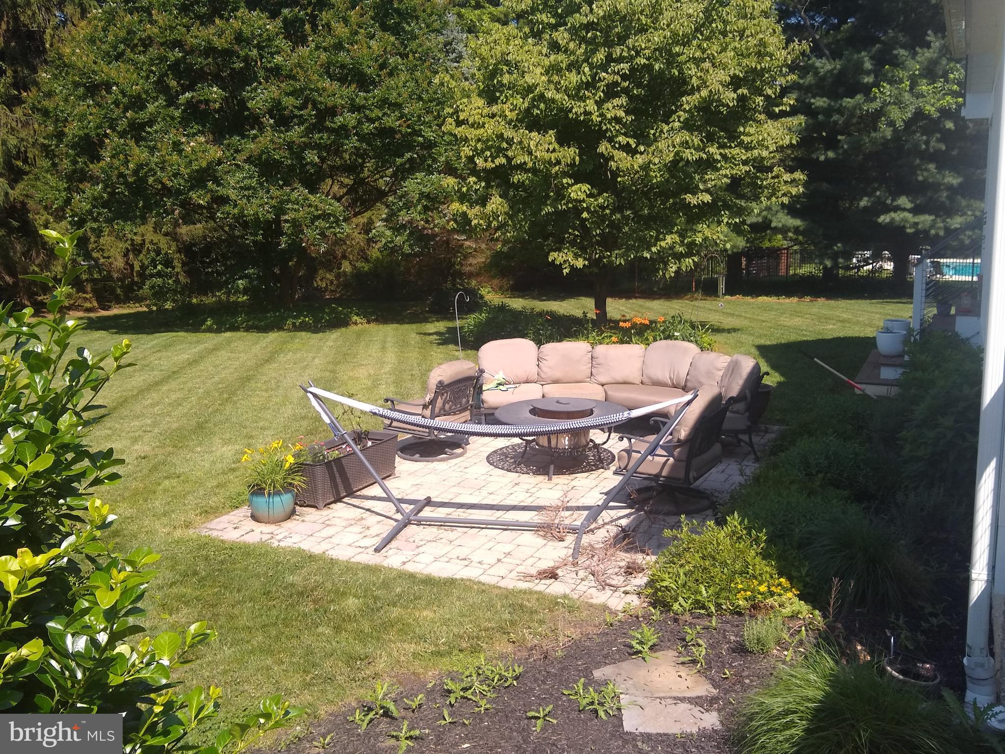 9608 LABRADOR LANE
