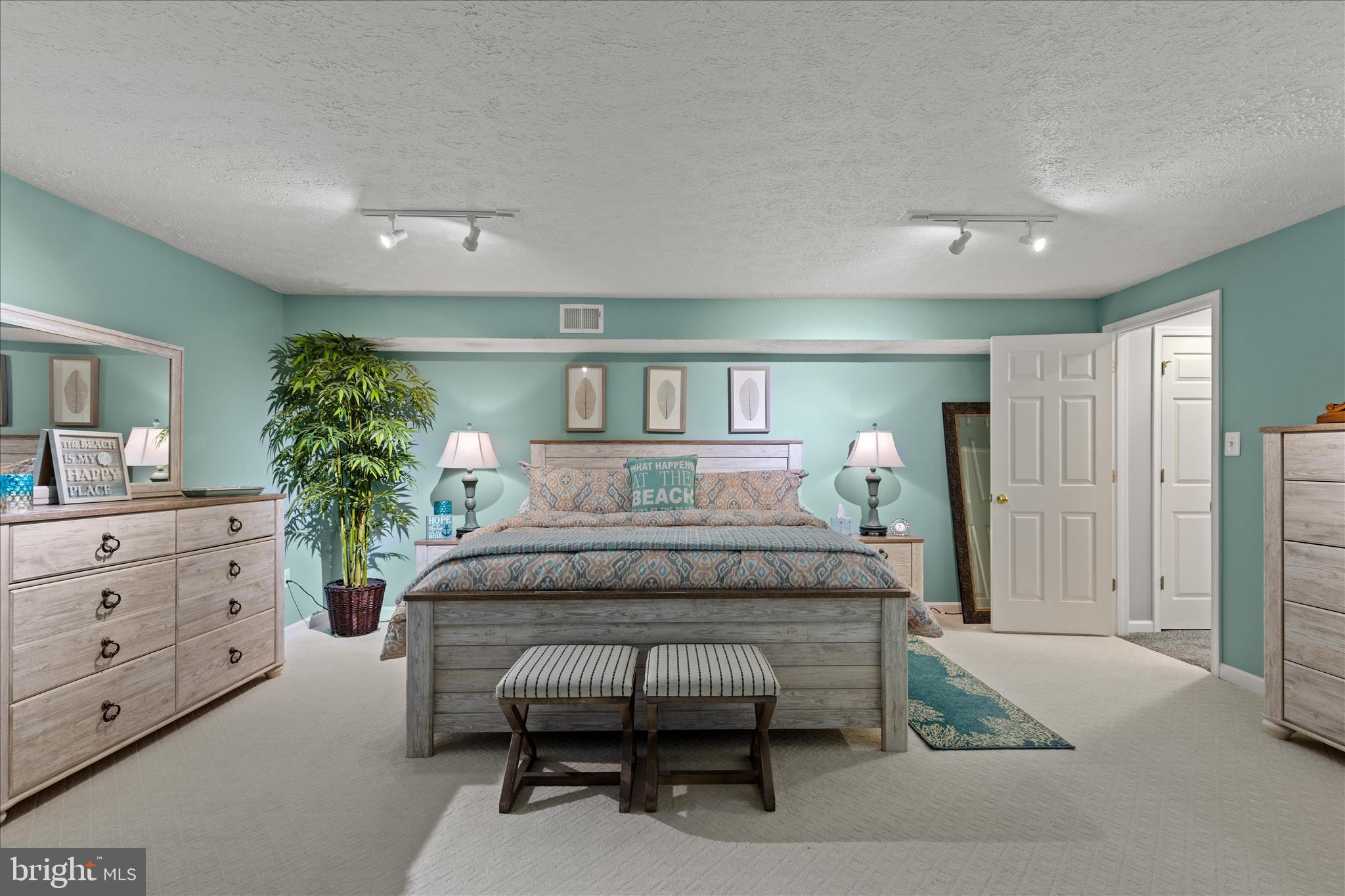 CANTER FARMS - Residential