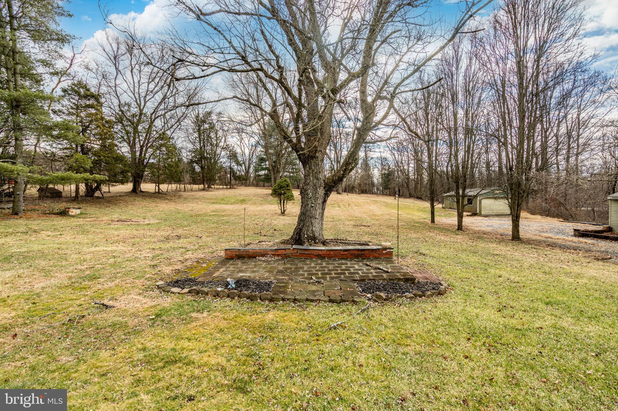 AUDUBON HOLLOW EST - Residential