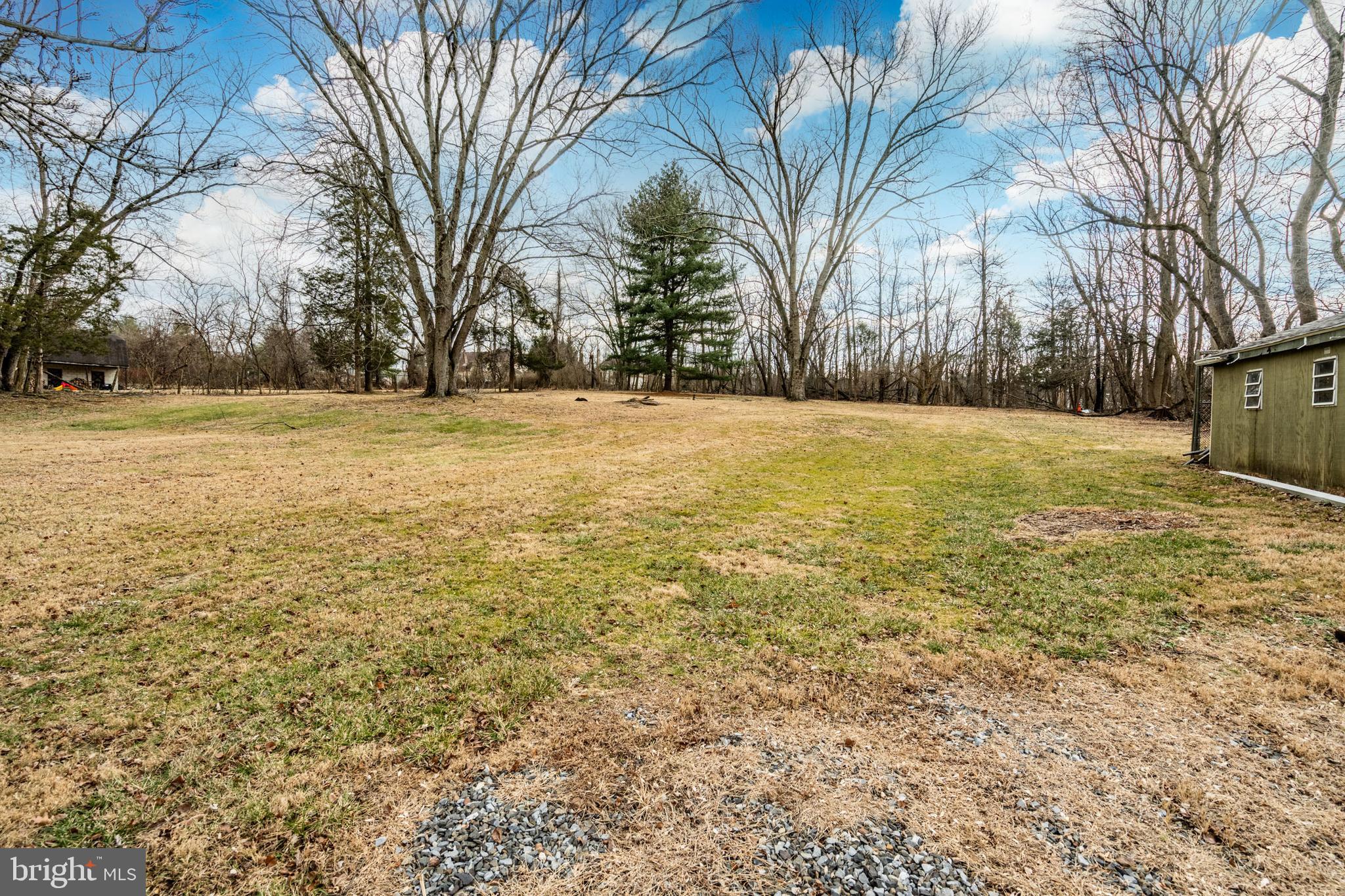 AUDUBON HOLLOW EST - Residential