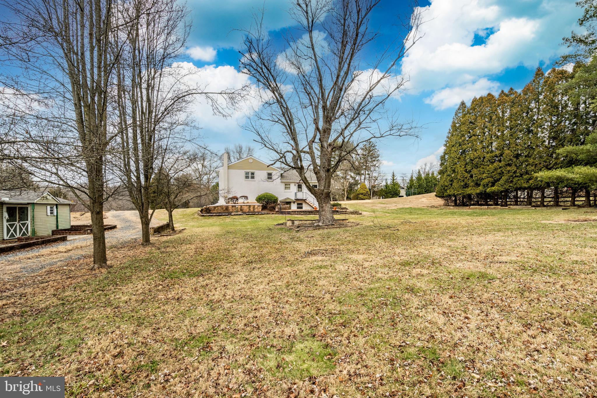 AUDUBON HOLLOW EST - Residential