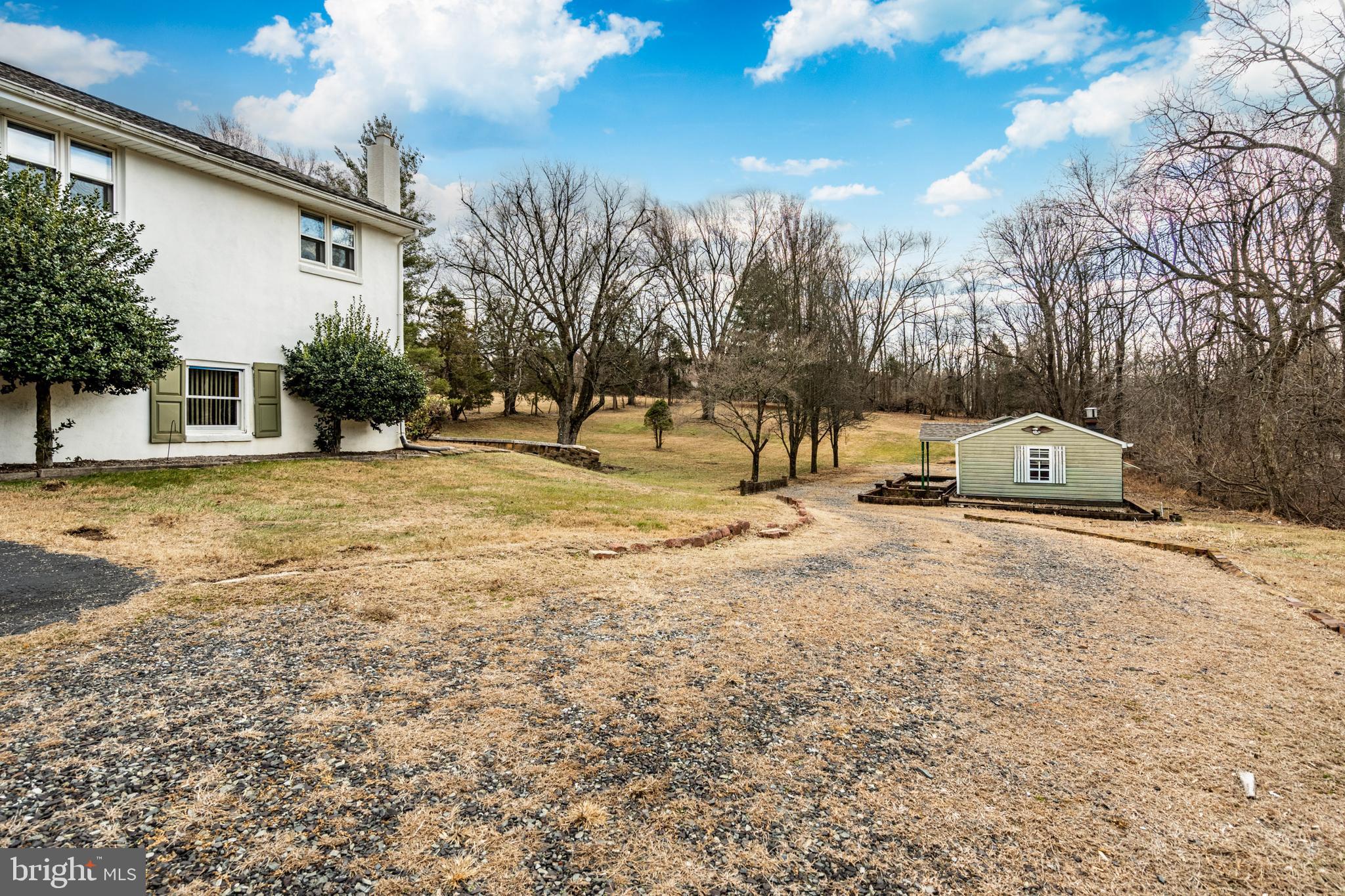 AUDUBON HOLLOW EST - Residential